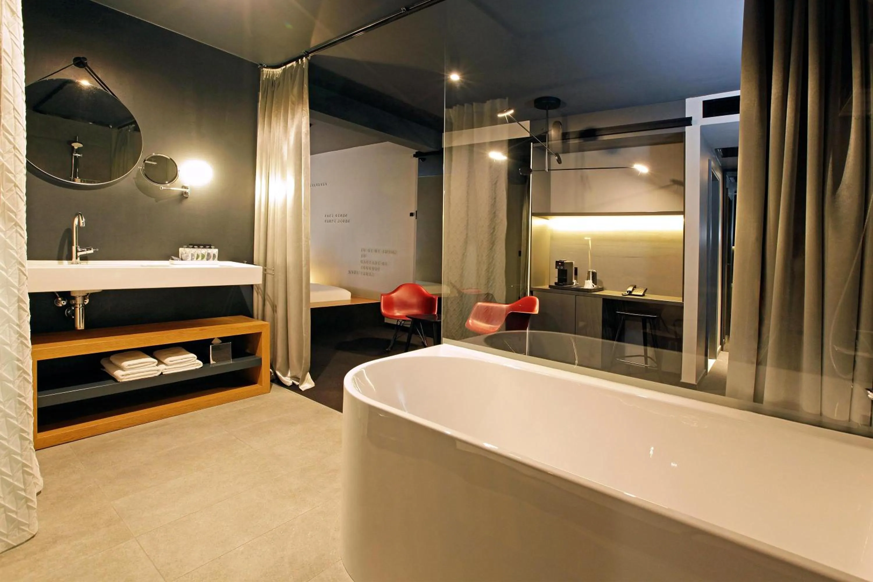 Bath, Bed in Lifestyle Hotel Vitar - Adults Only
