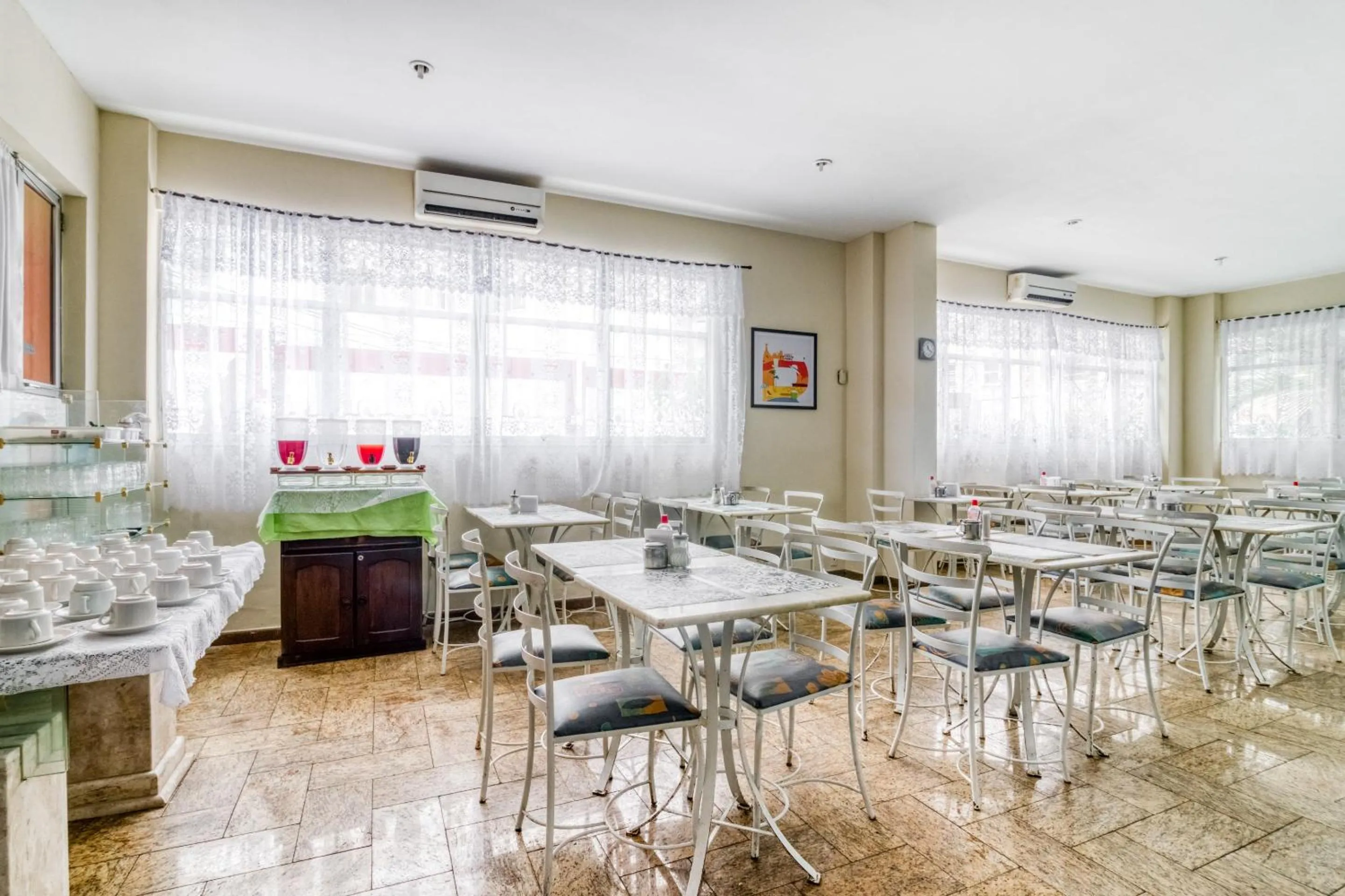 Restaurant/places to eat in OYO Rio Colinas Hotel, Rio de Janeiro