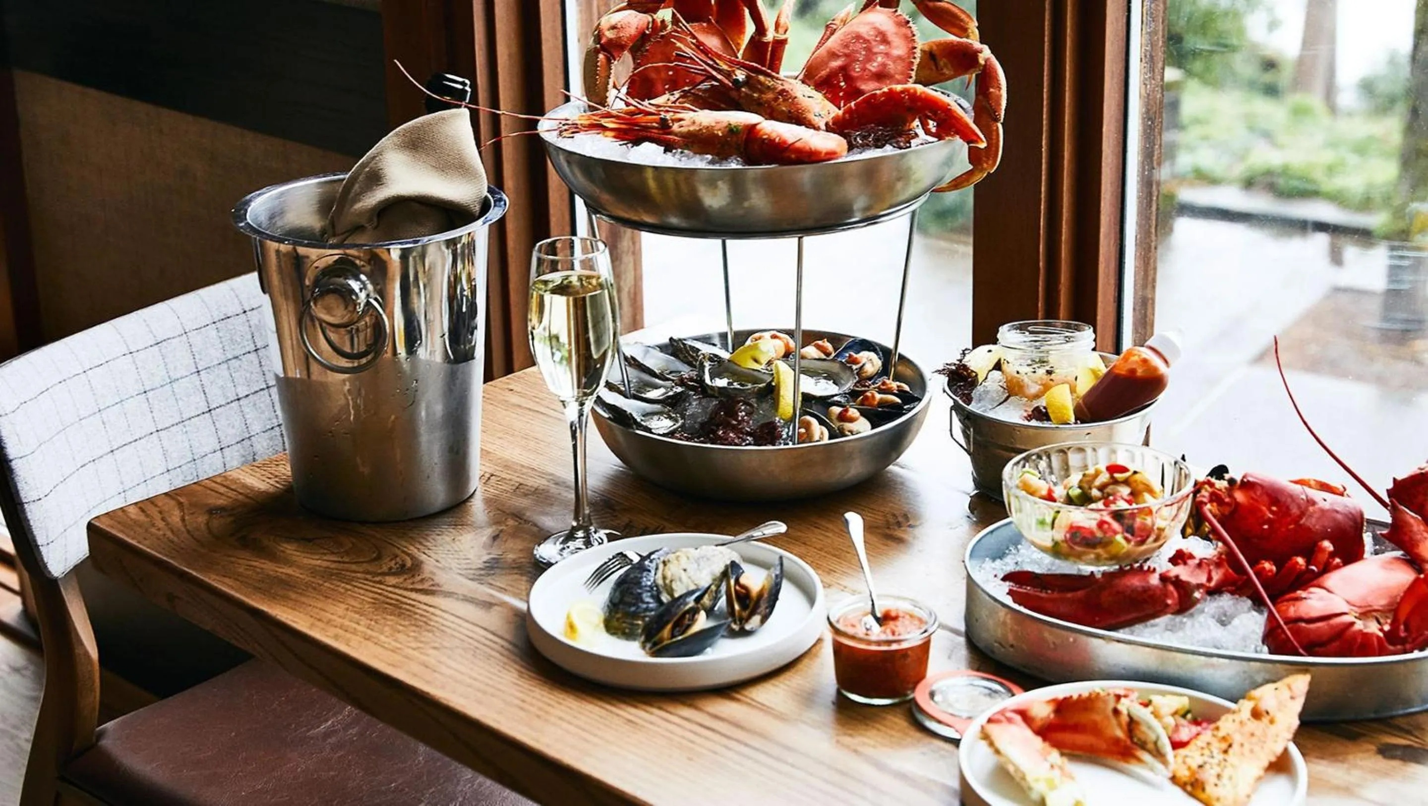 Restaurant/places to eat in Kimpton Riverplace Hotel by IHG