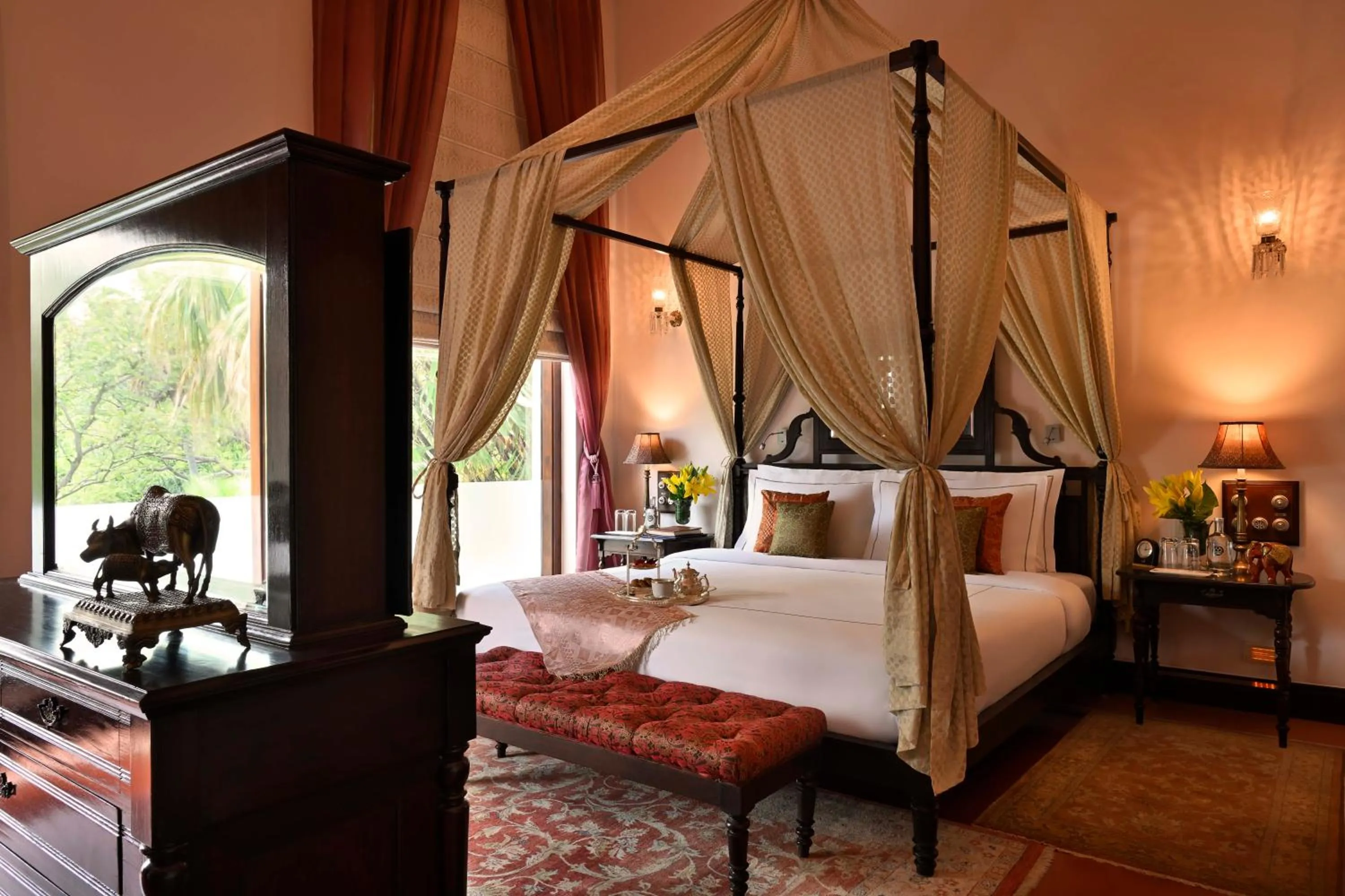 Bedroom, Bed in Taj Nadesar Palace