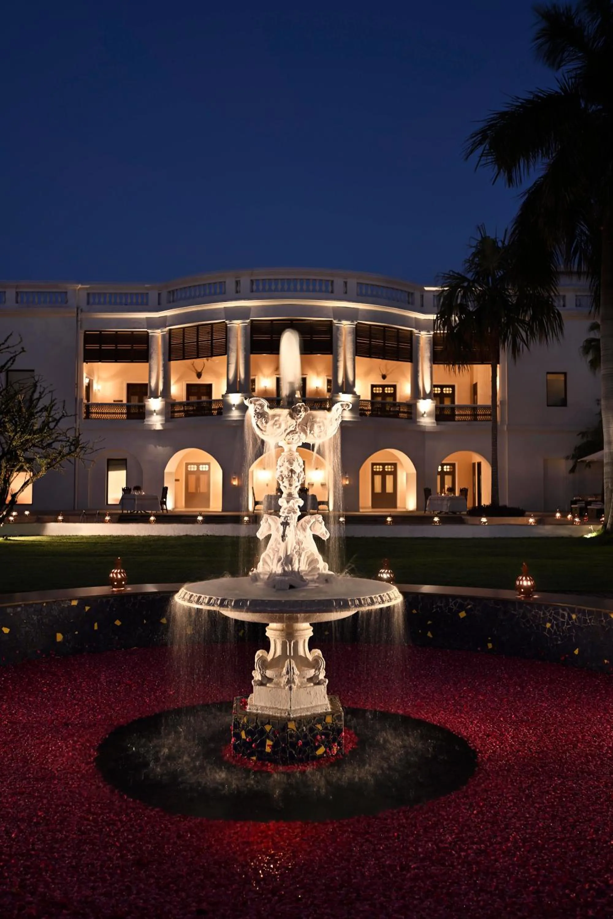Facade/entrance in Taj Nadesar Palace