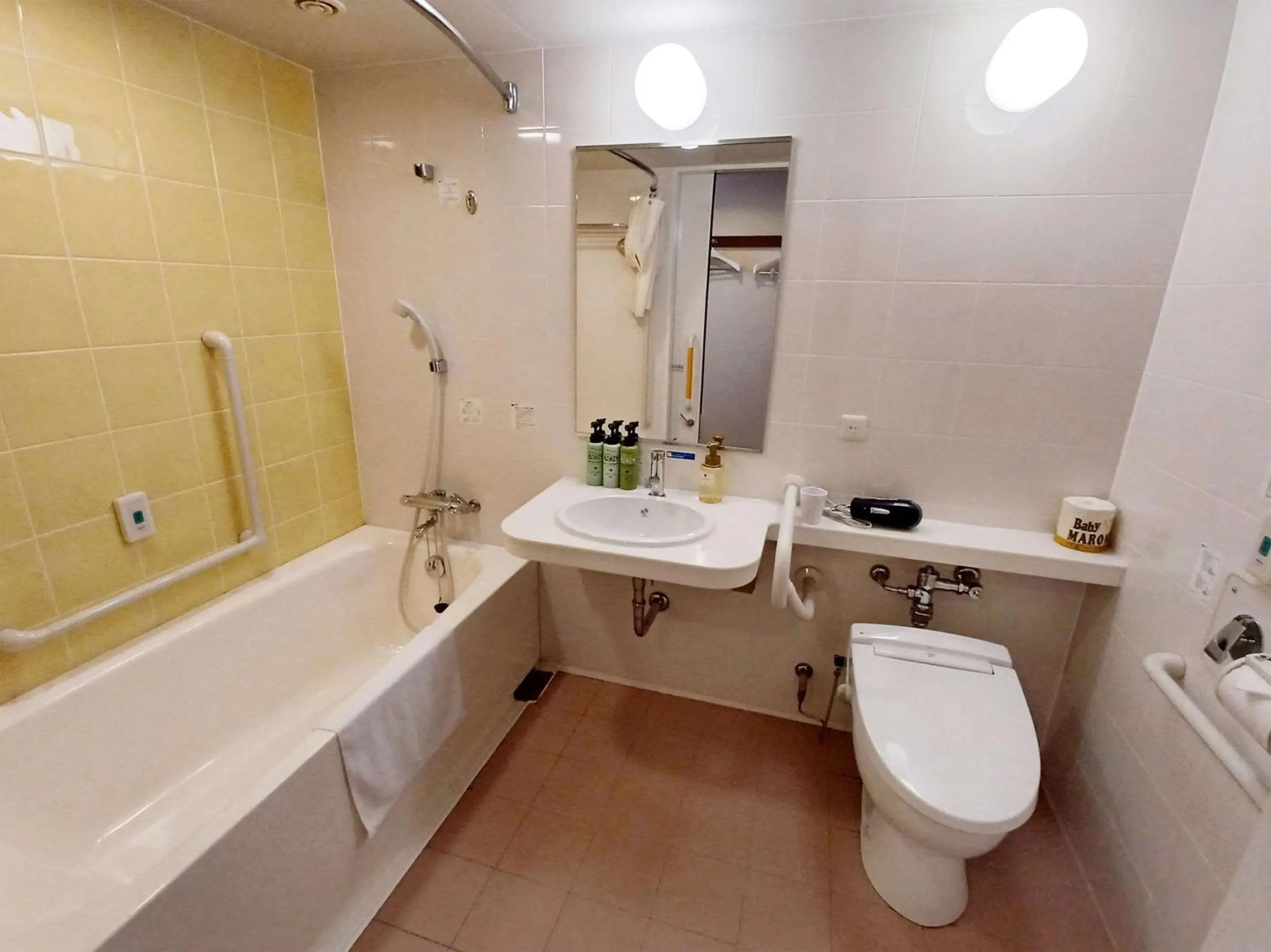 Bedroom in Comfort Inn Chiba Hamano