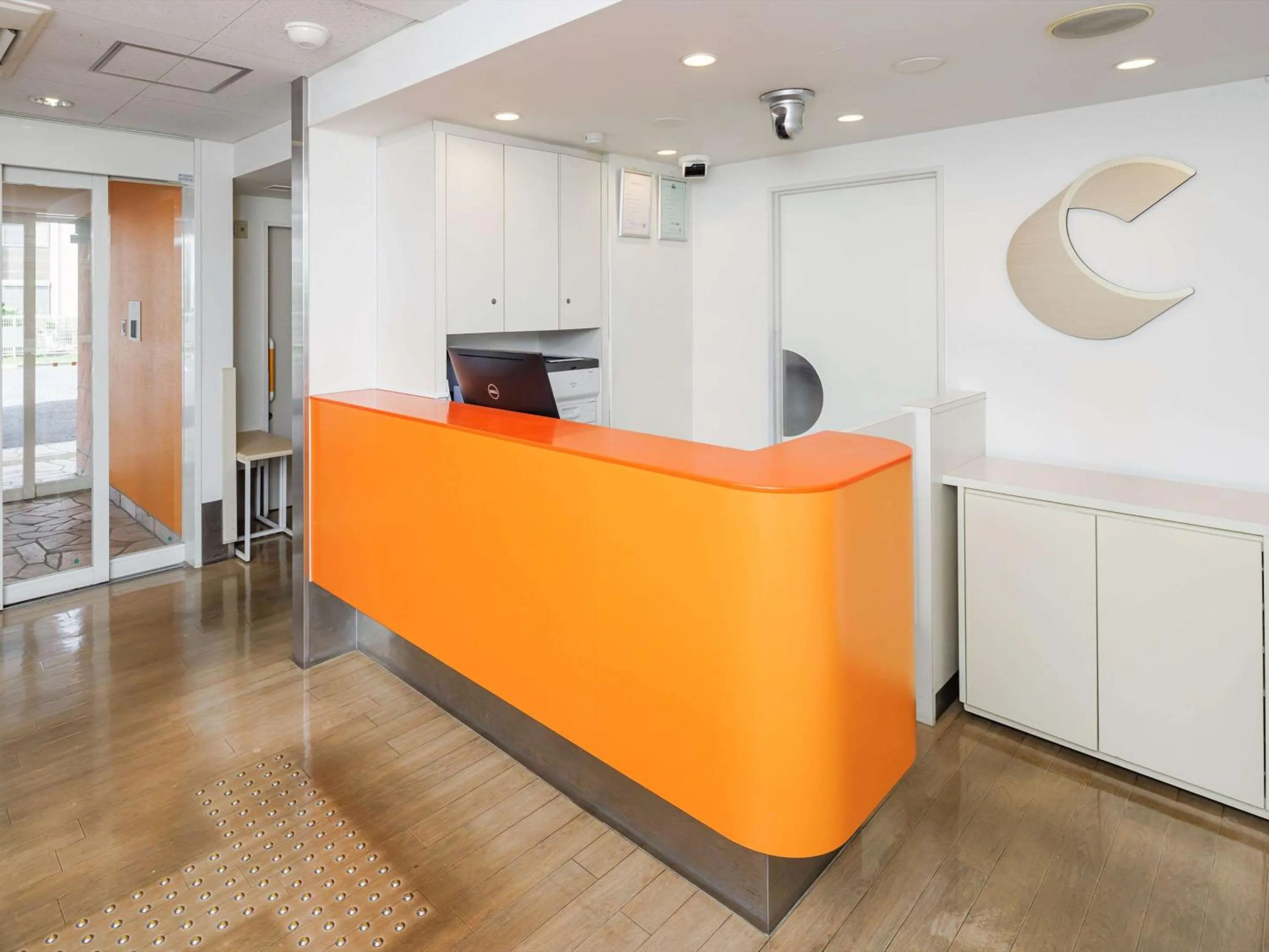 Lobby or reception in Comfort Inn Chiba Hamano