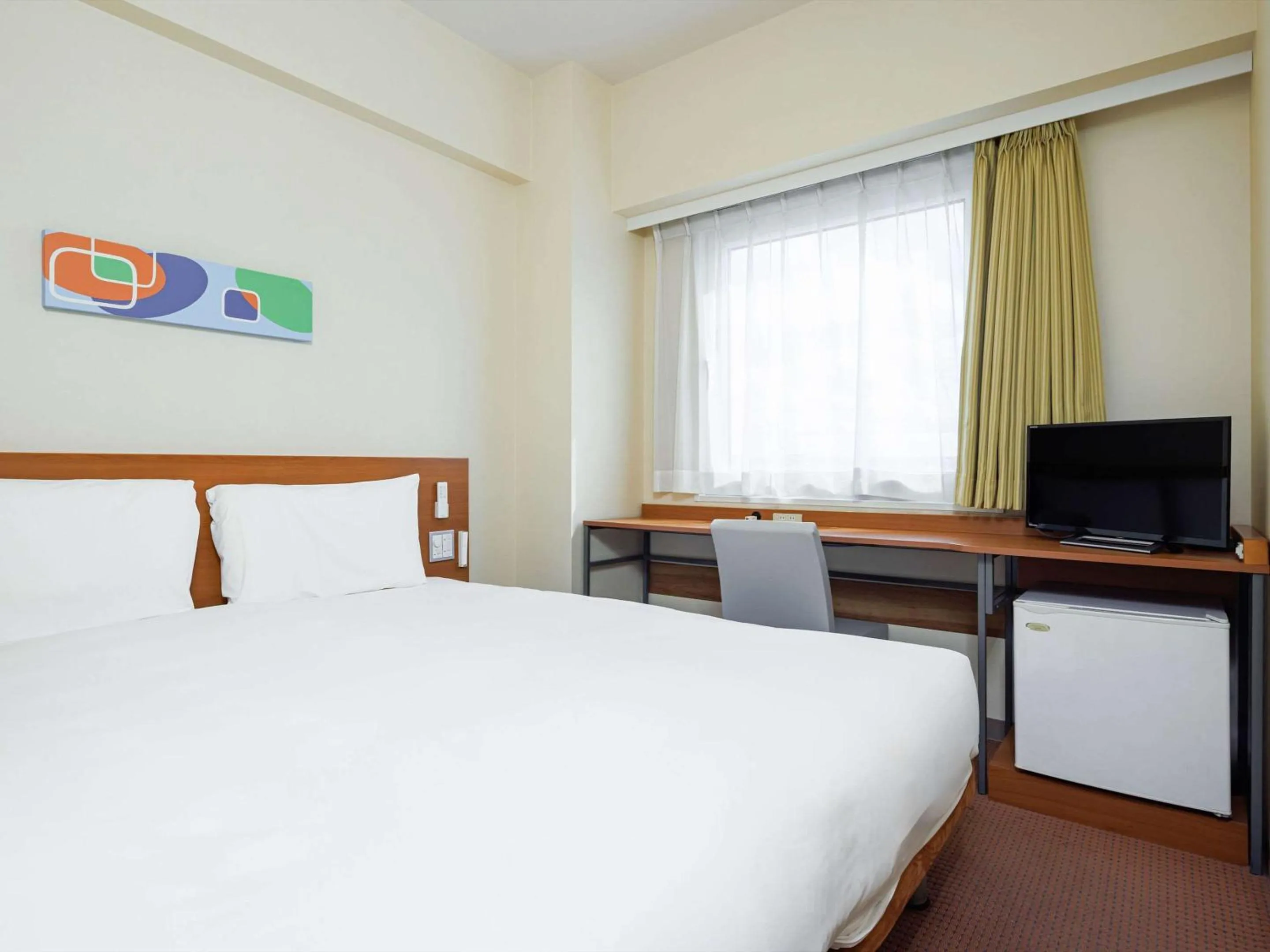 Bedroom, Bed in Comfort Inn Chiba Hamano