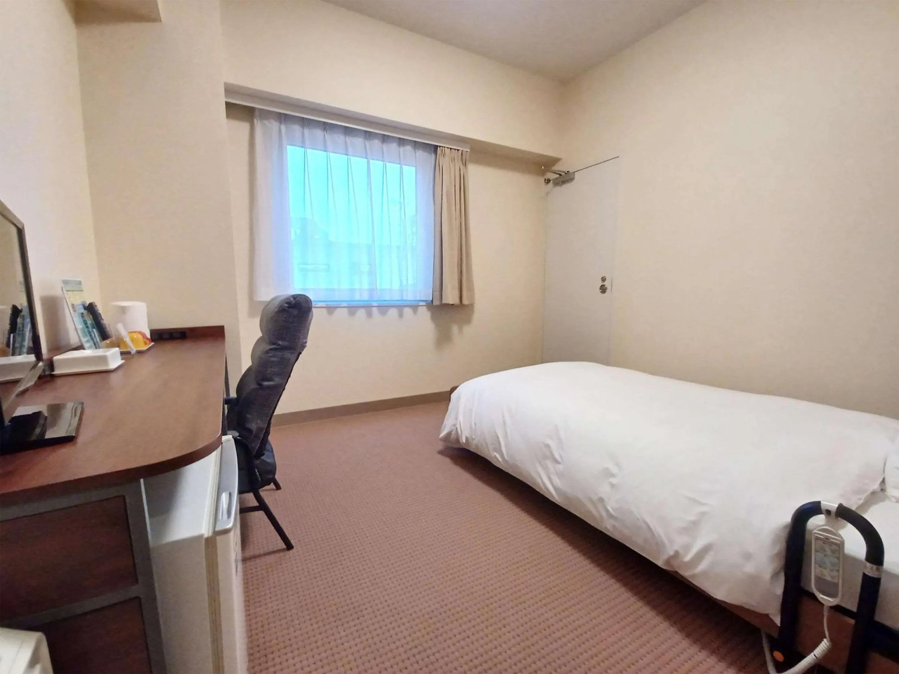 Bedroom, Bed in Comfort Inn Chiba Hamano
