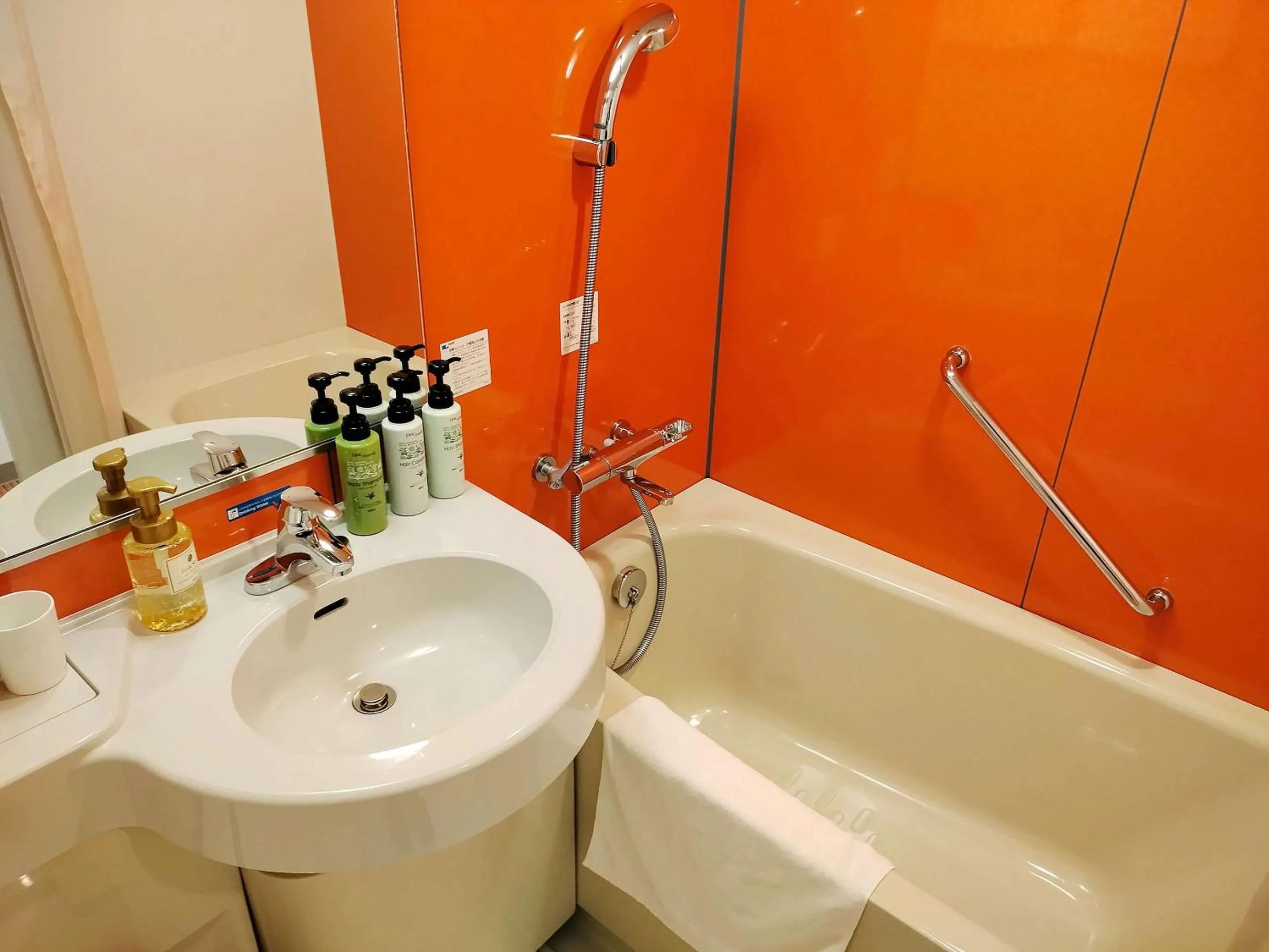 Bedroom in Comfort Inn Chiba Hamano