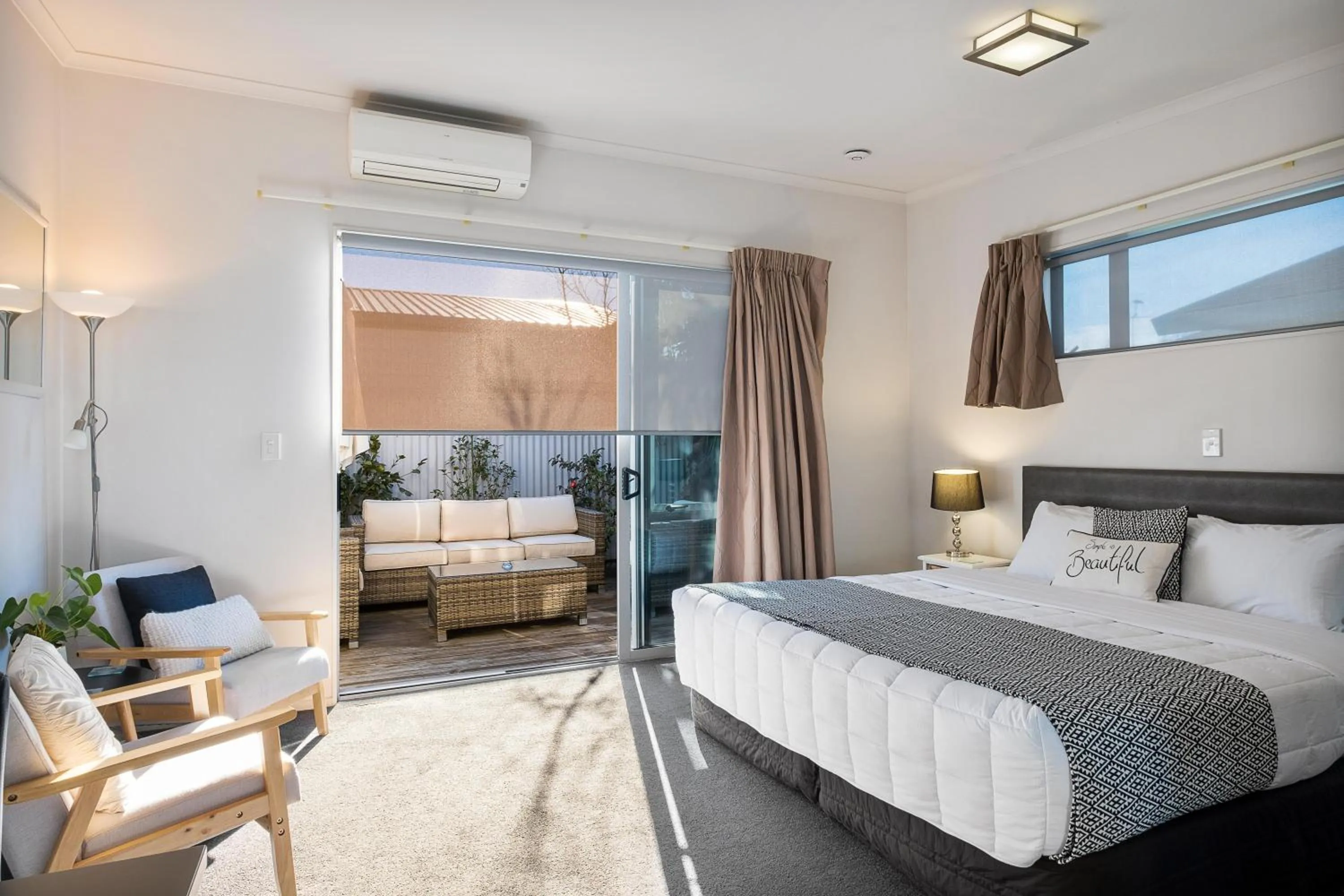 Bedroom, Bed in Two Tree Lodge