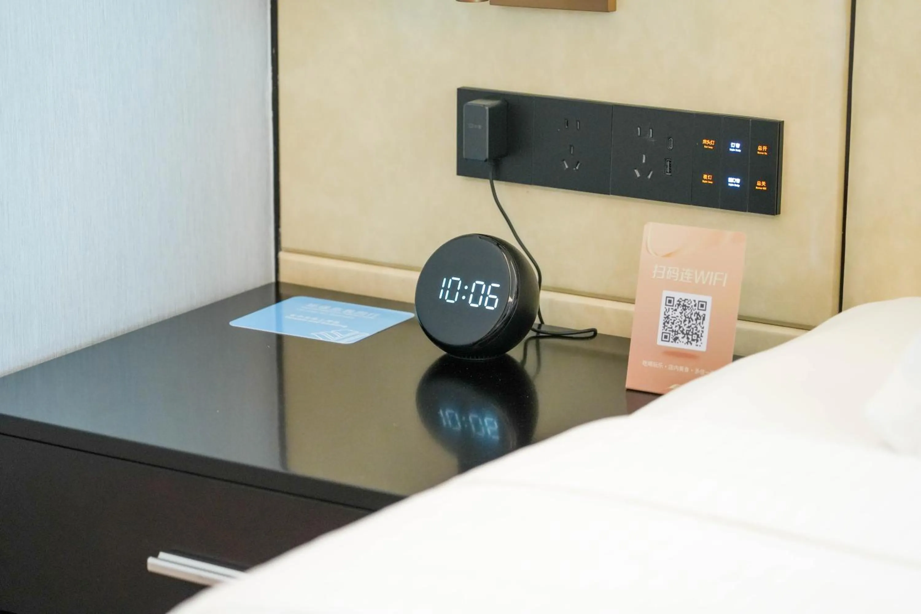 Bed in Wyndham Garden Haikou Meilan