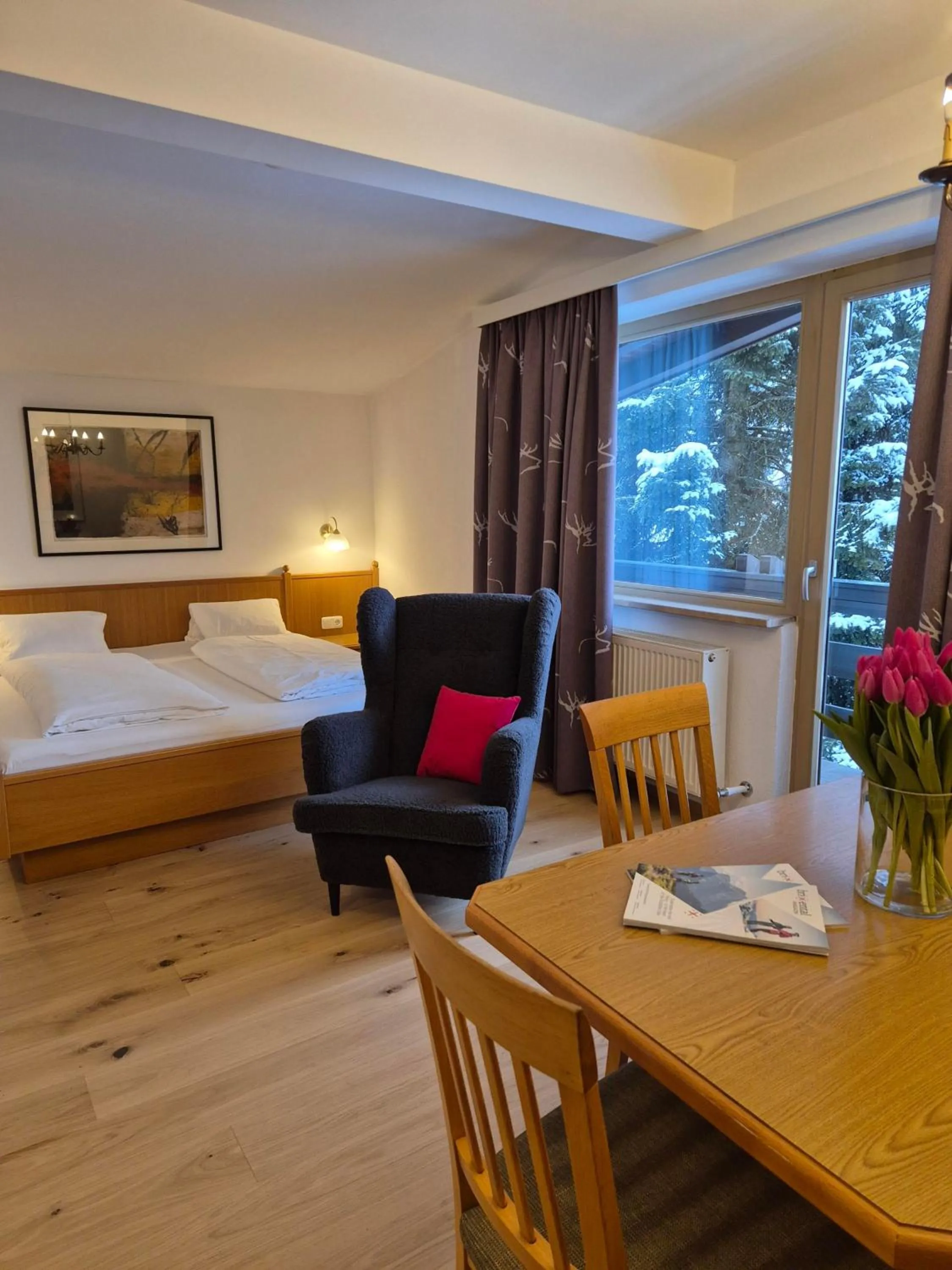 View (from property/room), Bed in Hotel-Garni Austria