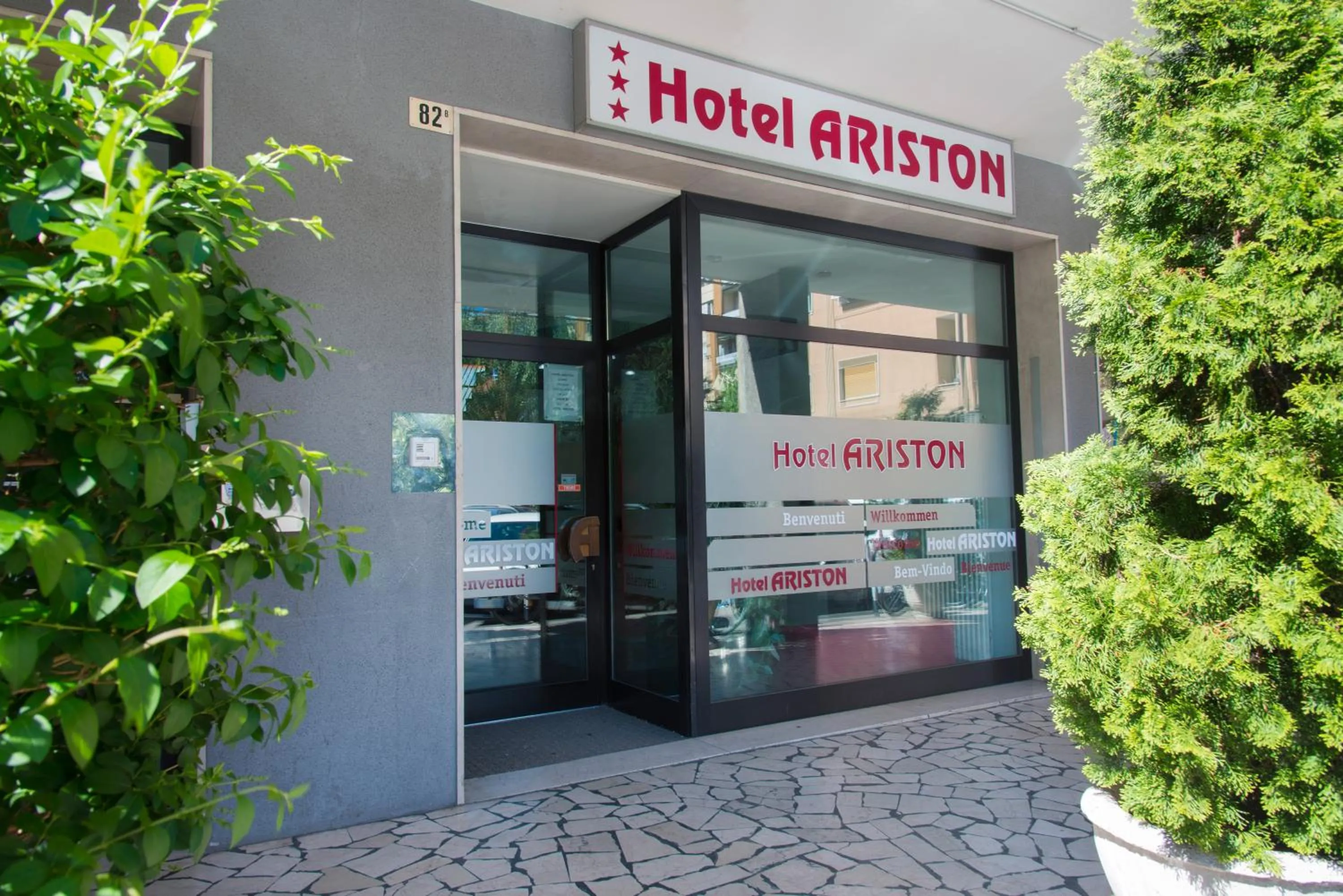 Facade/entrance in Hotel Ariston