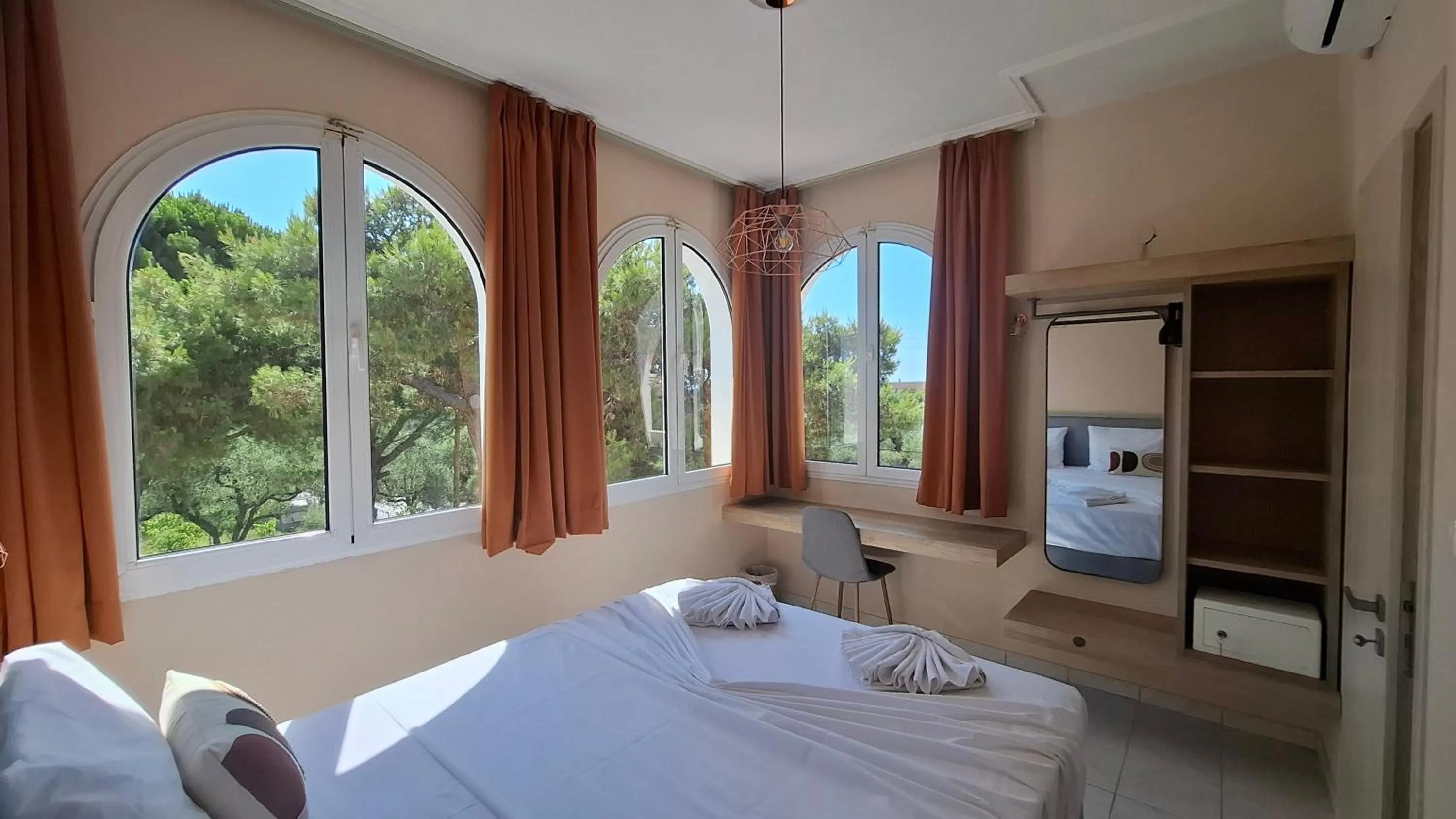 Sunflower Apartments & Studios