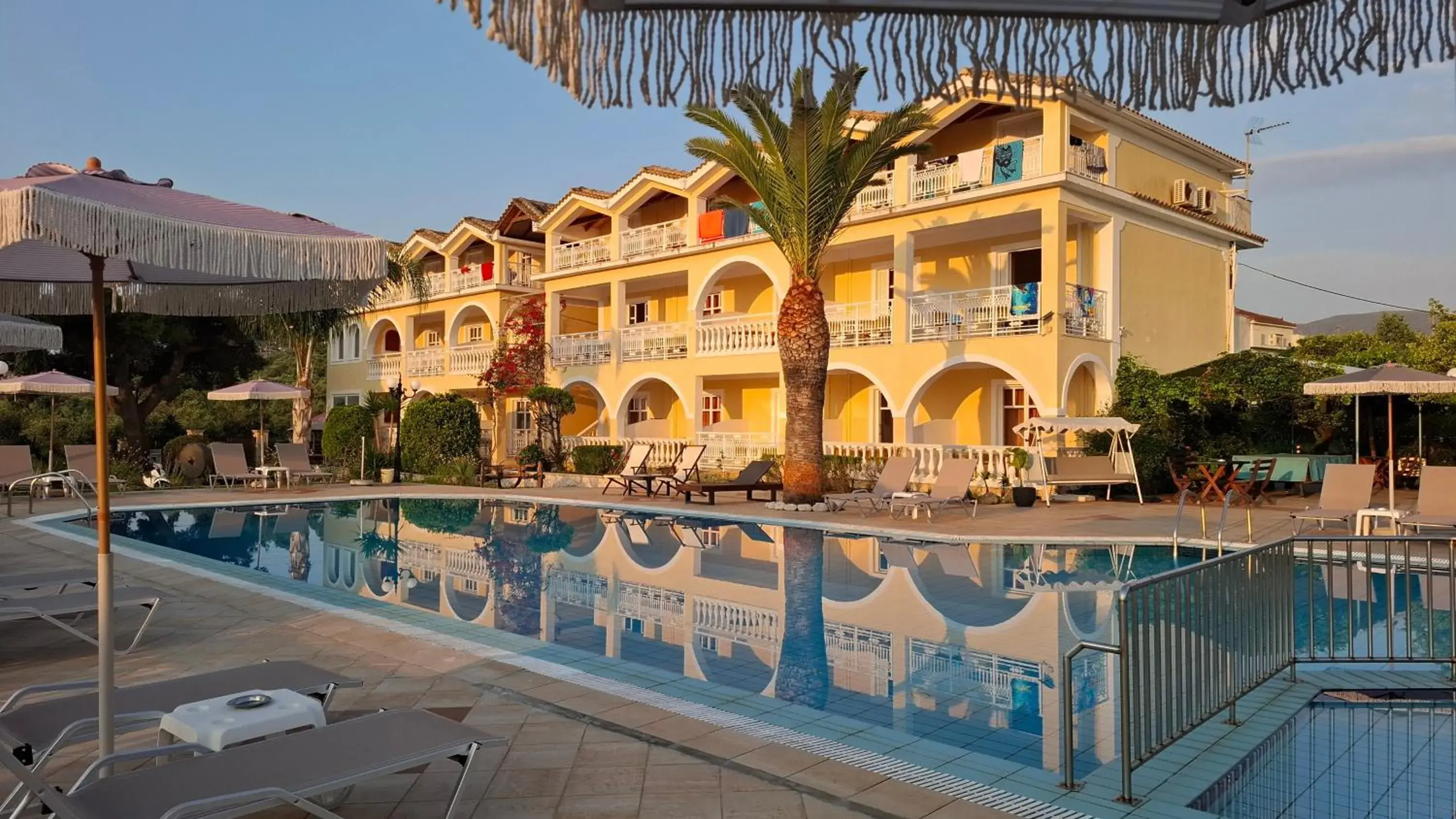 Sunflower Apartments & Studios Sunflower Apartments & Studios