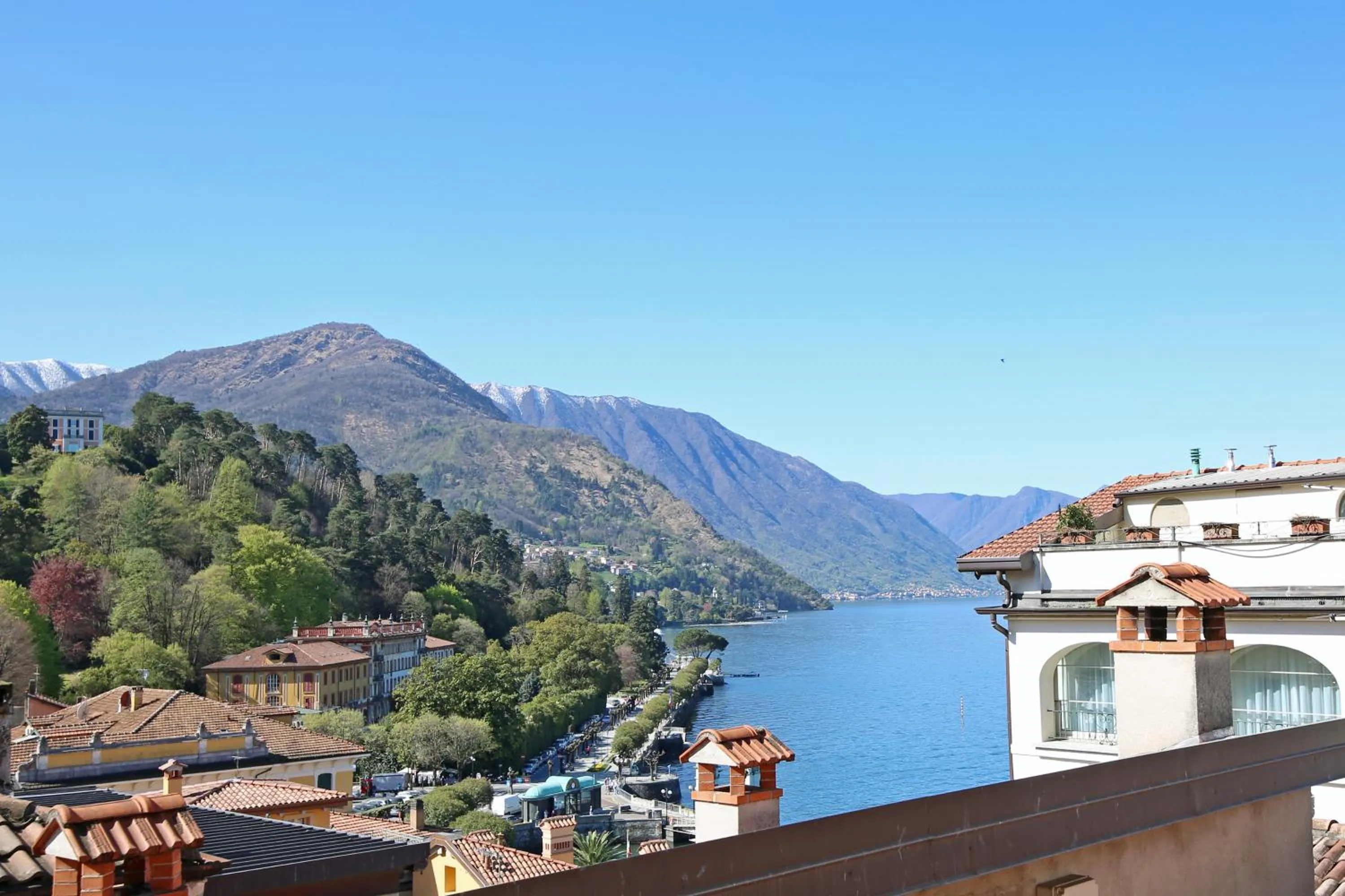 Lake view in Residence la Limonera