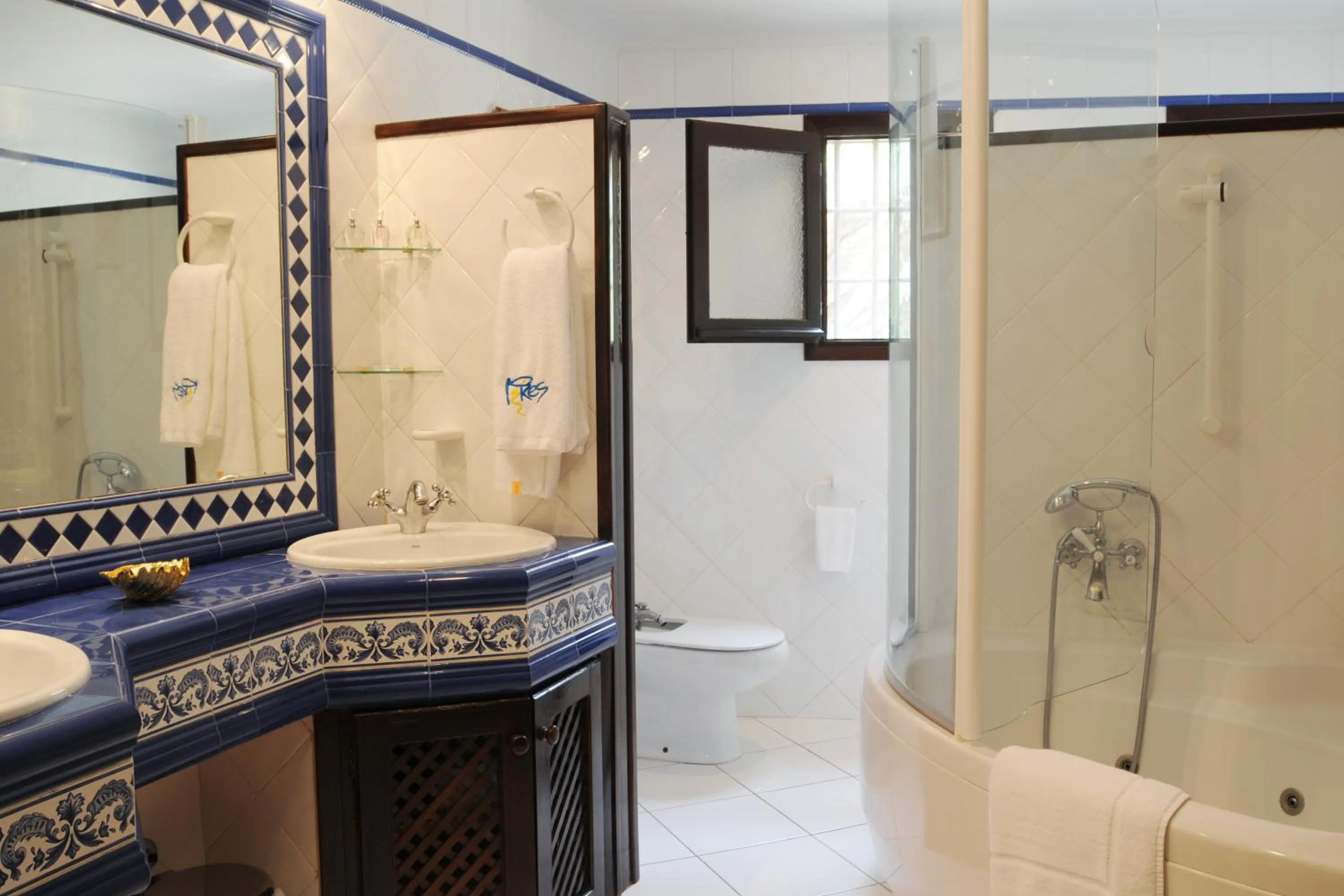 Bathroom in Pikes Ibiza