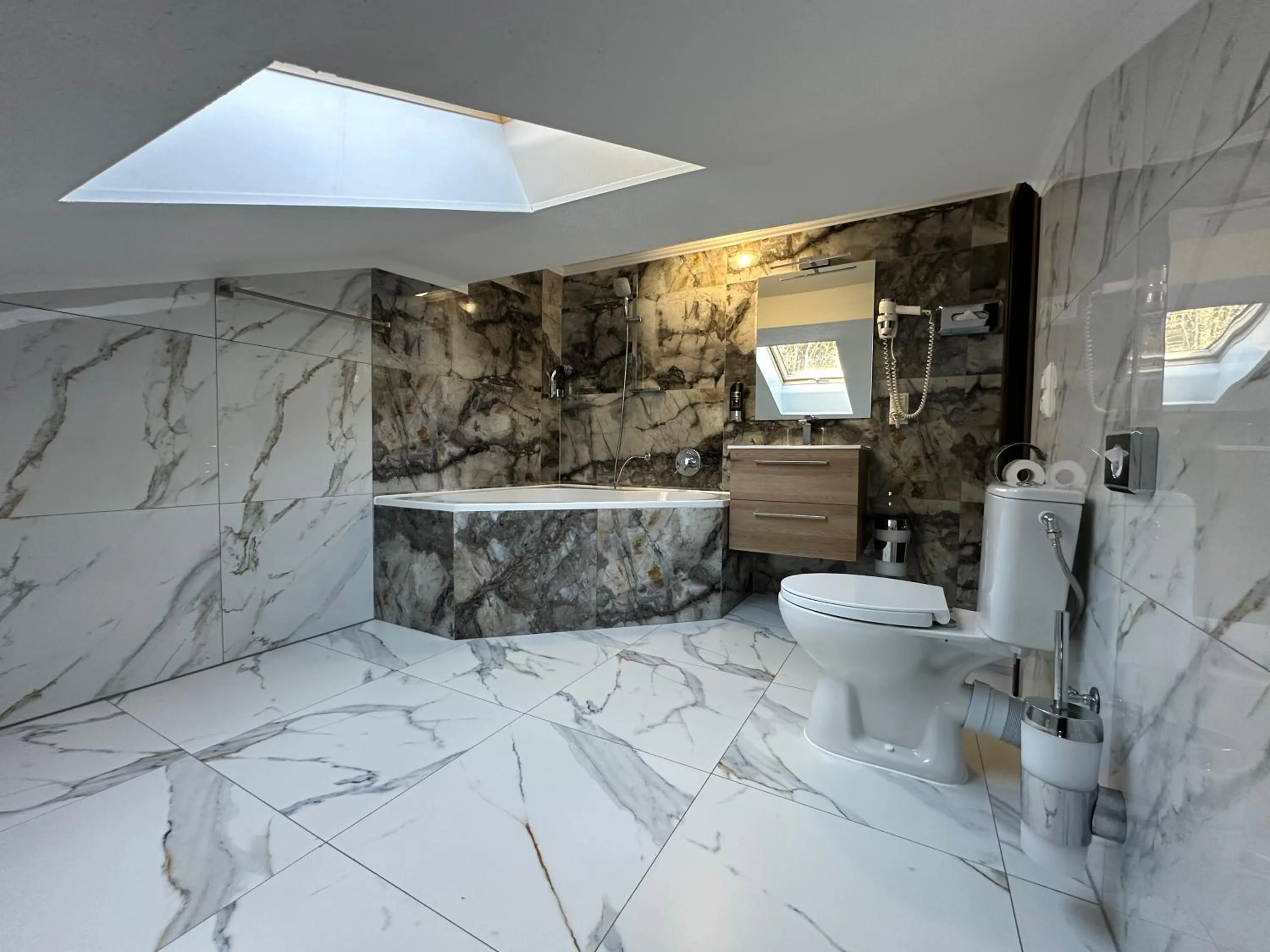 Bathroom in Hotel Gundl Alm