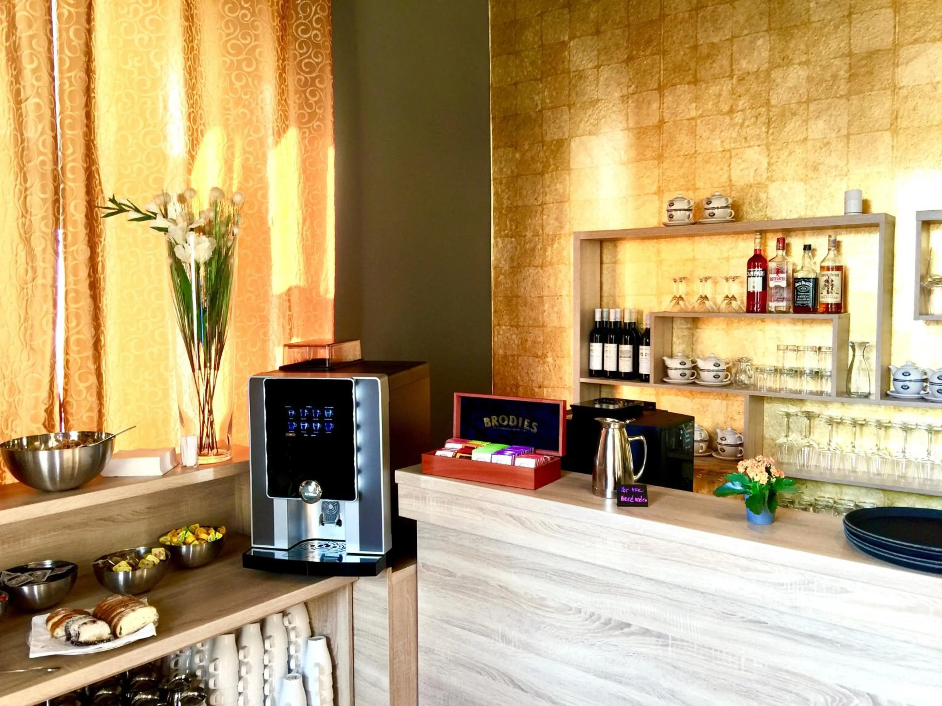 Buffet breakfast in Hotel DaVinci