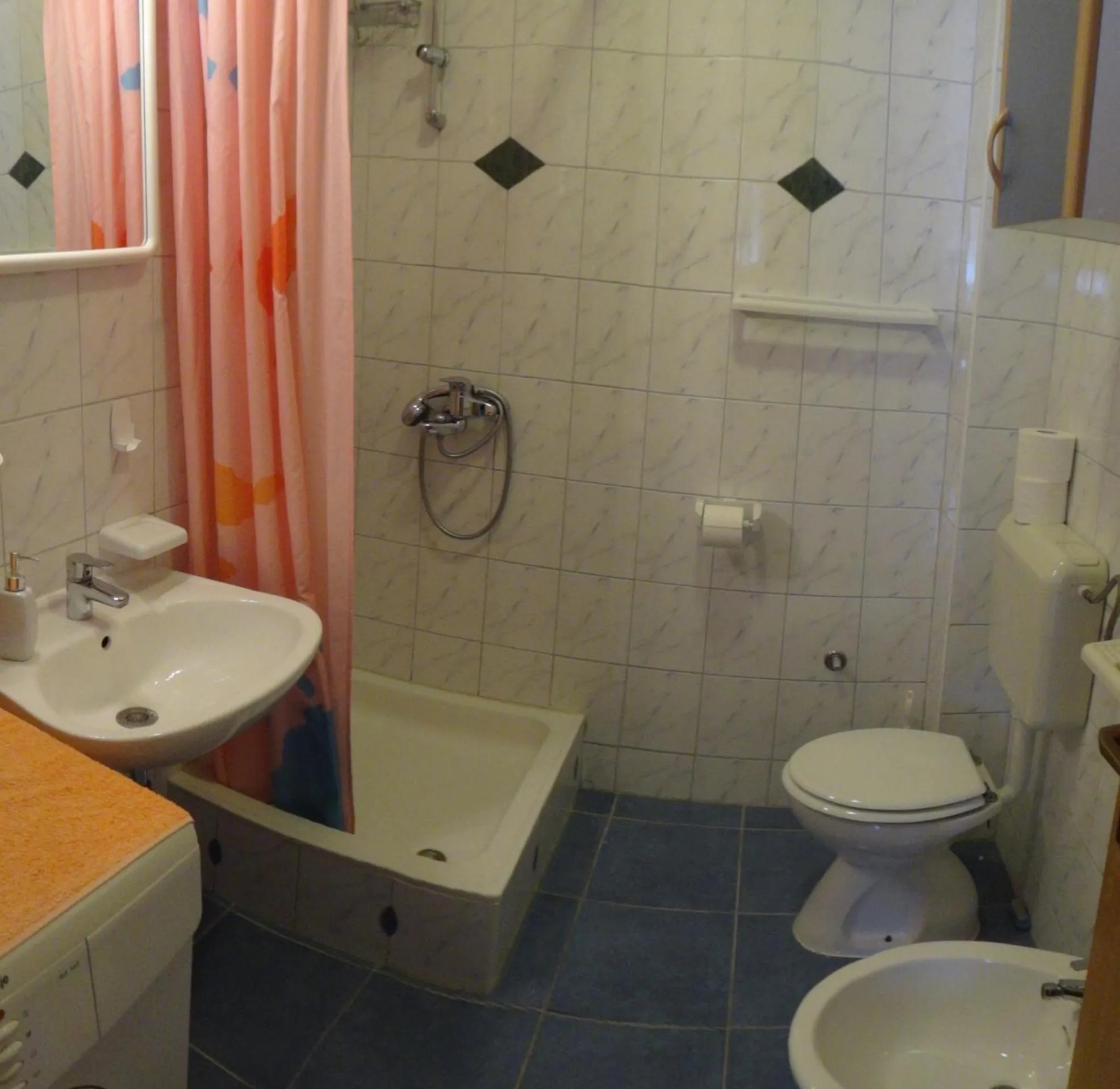 Shower in Apartments Gina