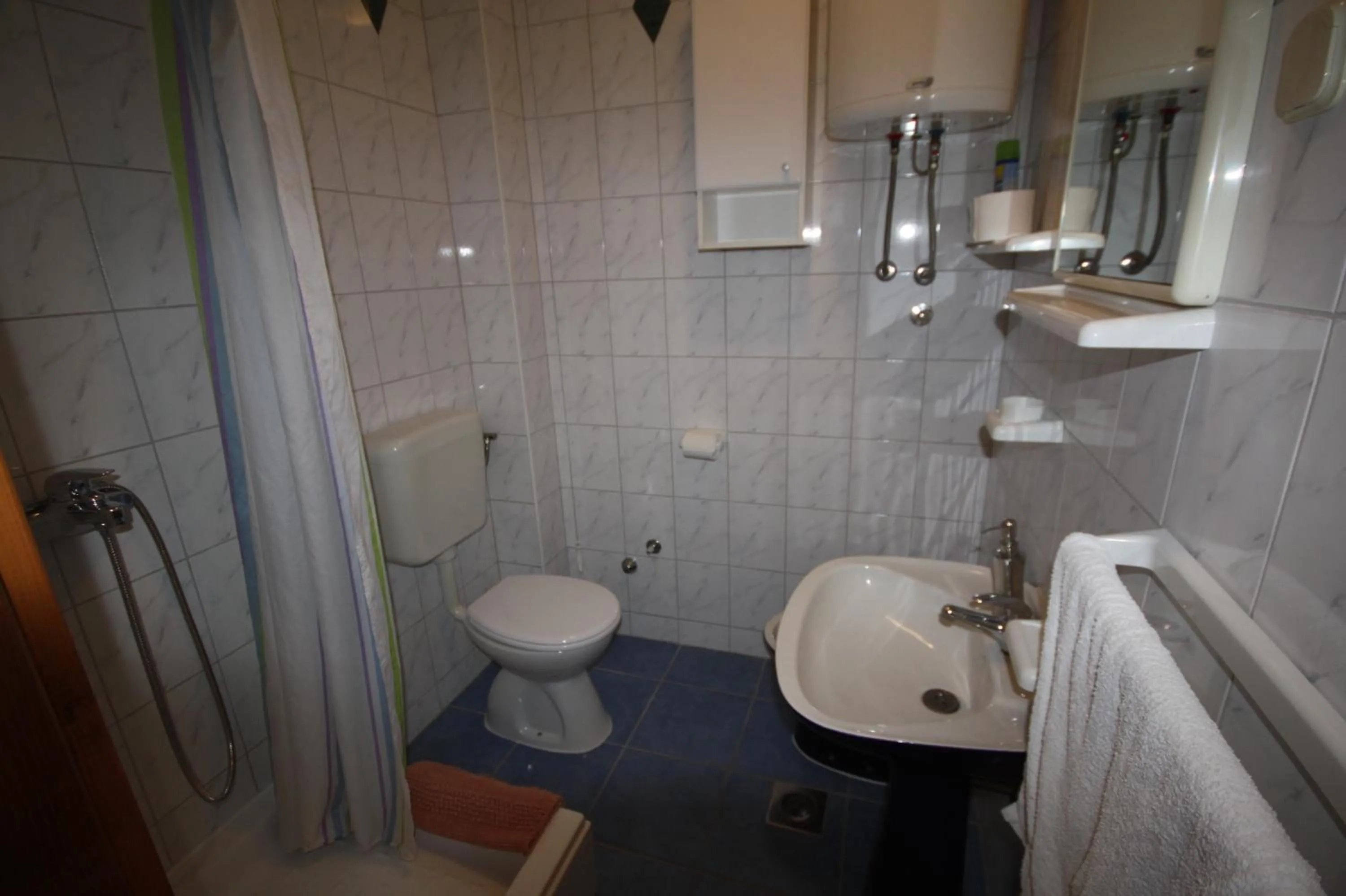 Shower in Apartments Gina