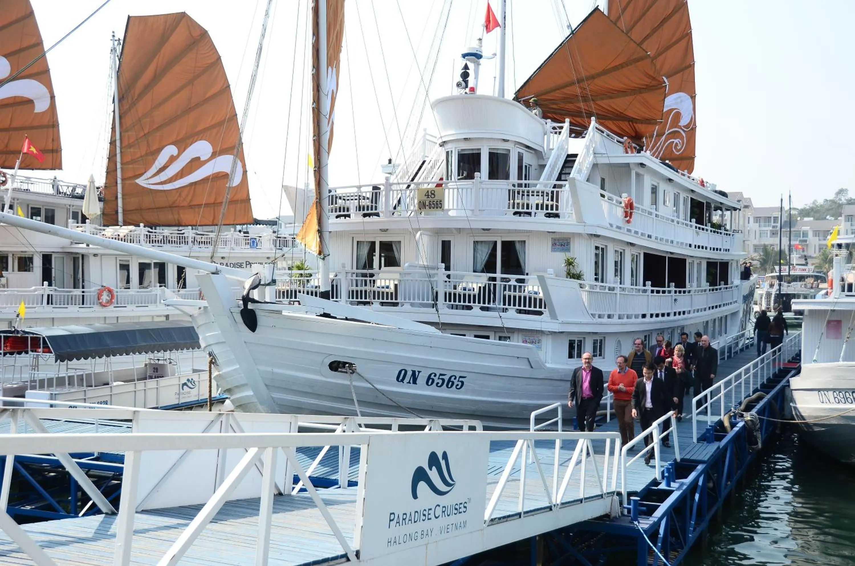 On site in Paradise Sails Cruise