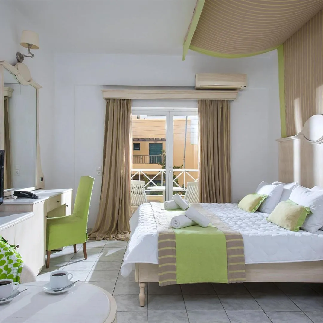 Bedroom, Bed in Elmi Beach Hotel & Suites