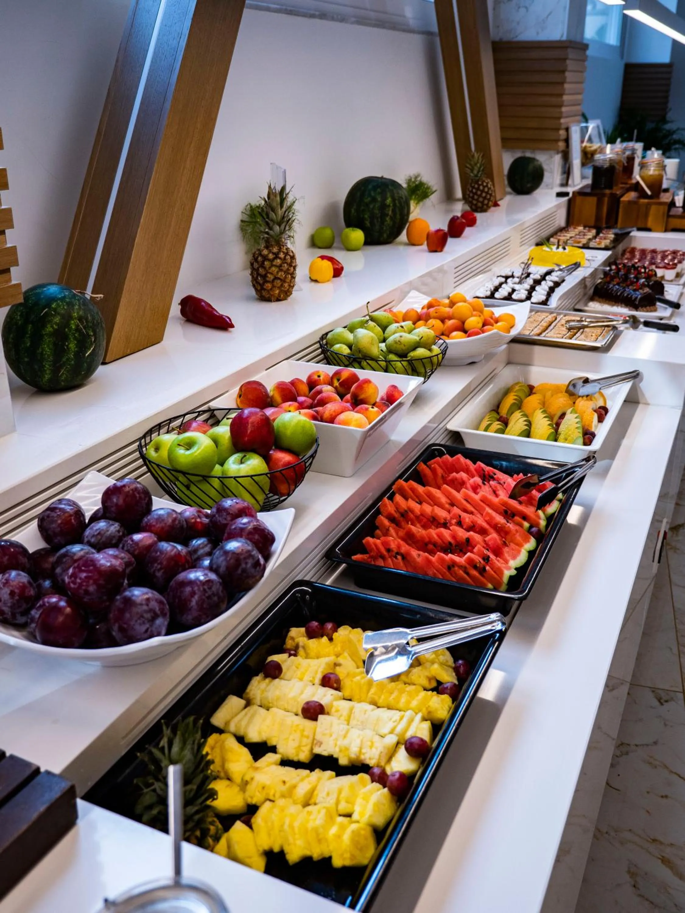 Food in Elmi Beach Hotel & Suites