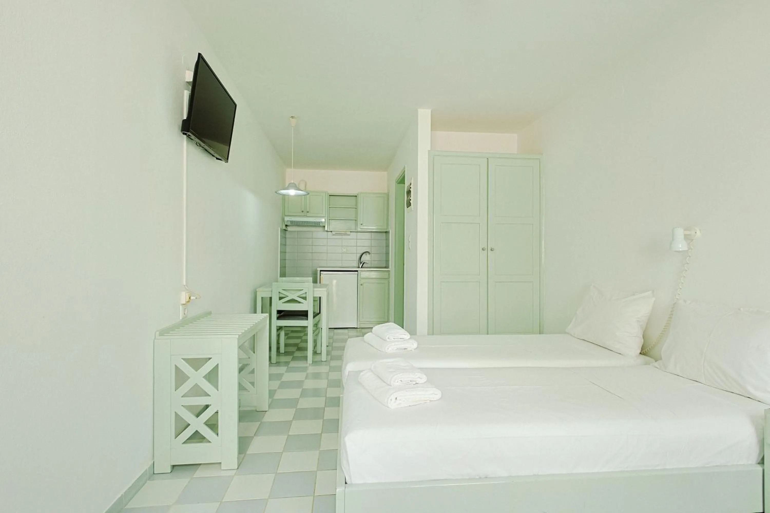 Photo of the whole room, Bed in Elmi Beach Hotel & Suites