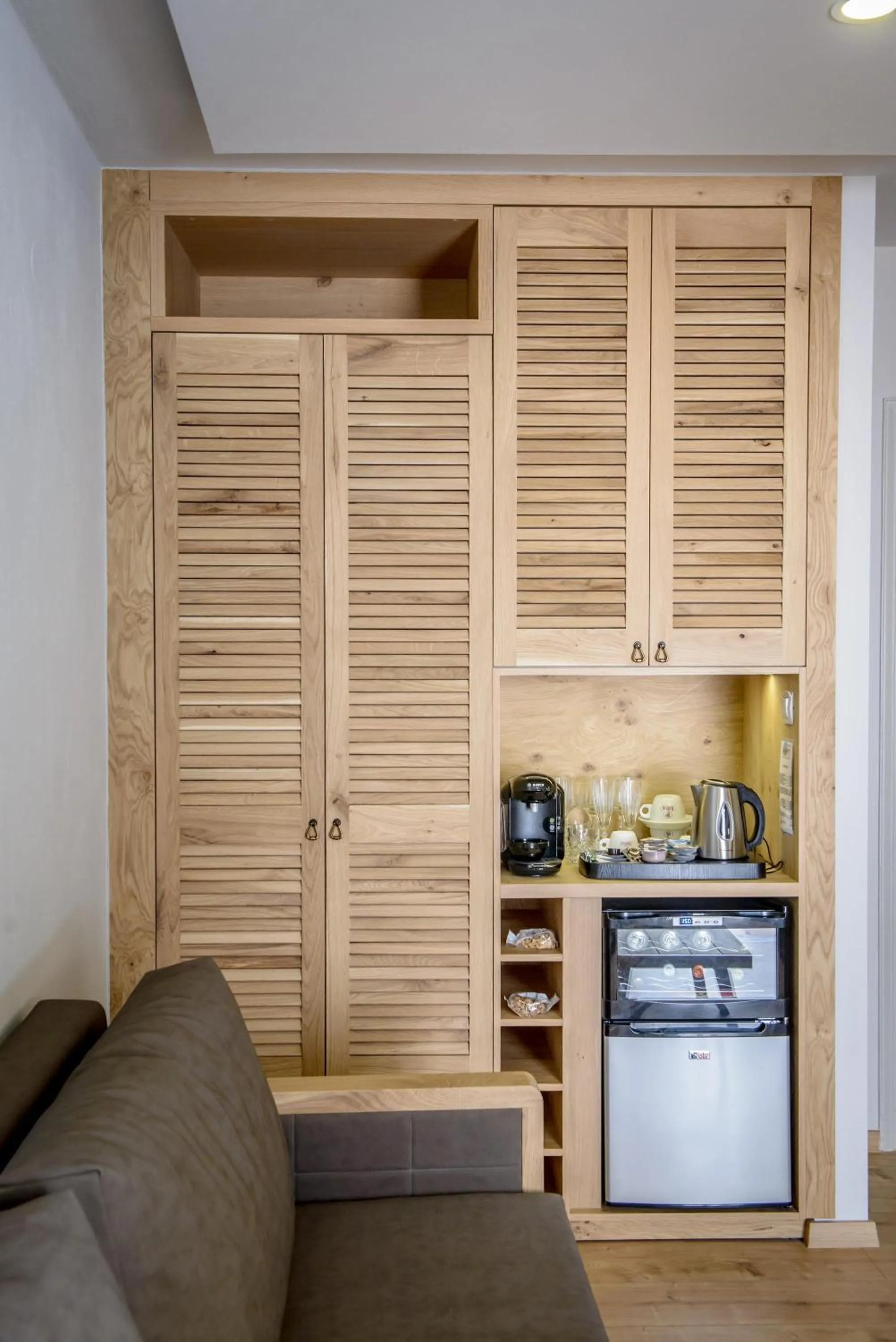 Elmi Beach Hotel & Suites