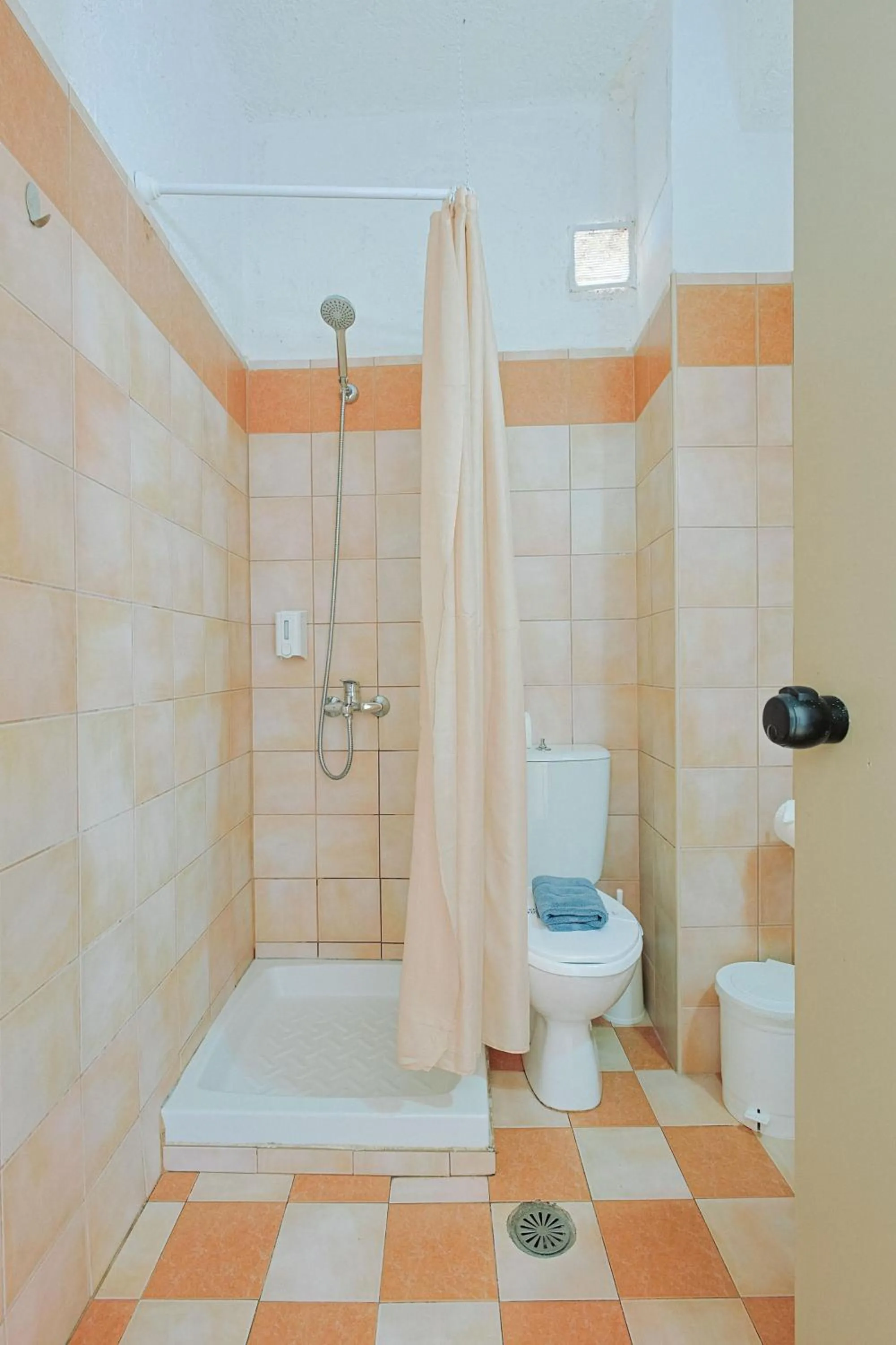 Bathroom in Elmi Beach Hotel & Suites