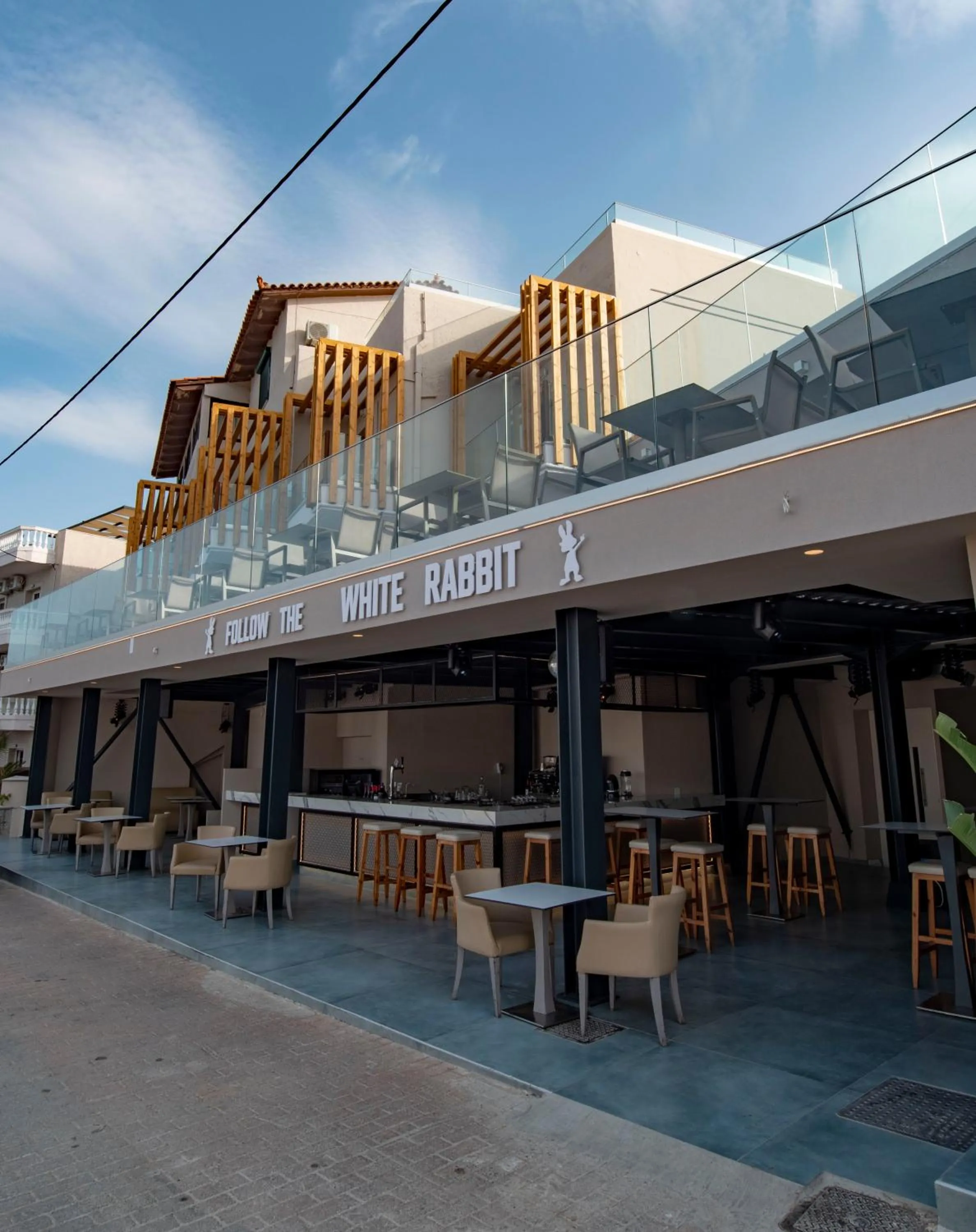 Elmi Beach Hotel & Suites