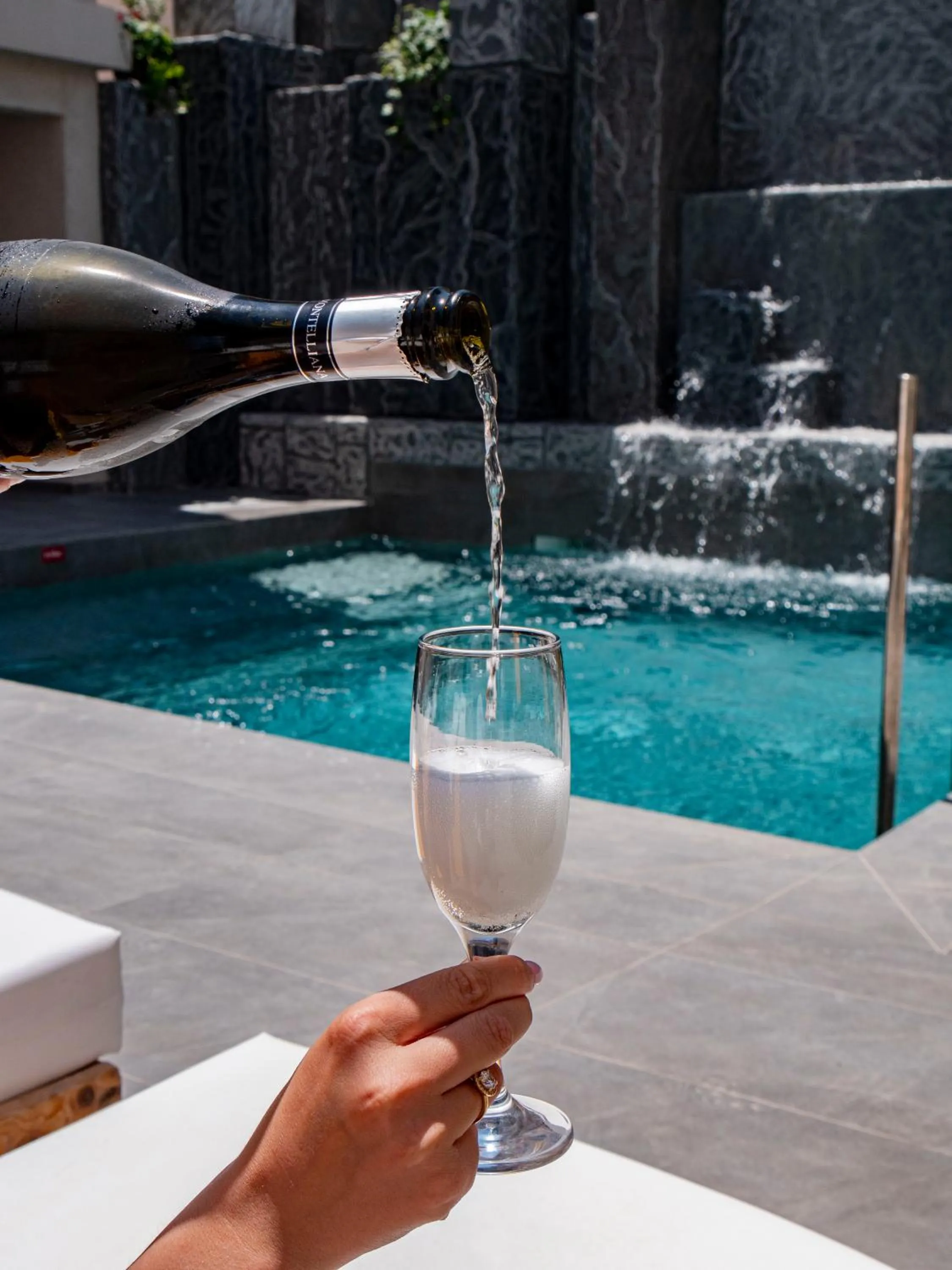 Swimming pool in Elmi Beach Hotel & Suites