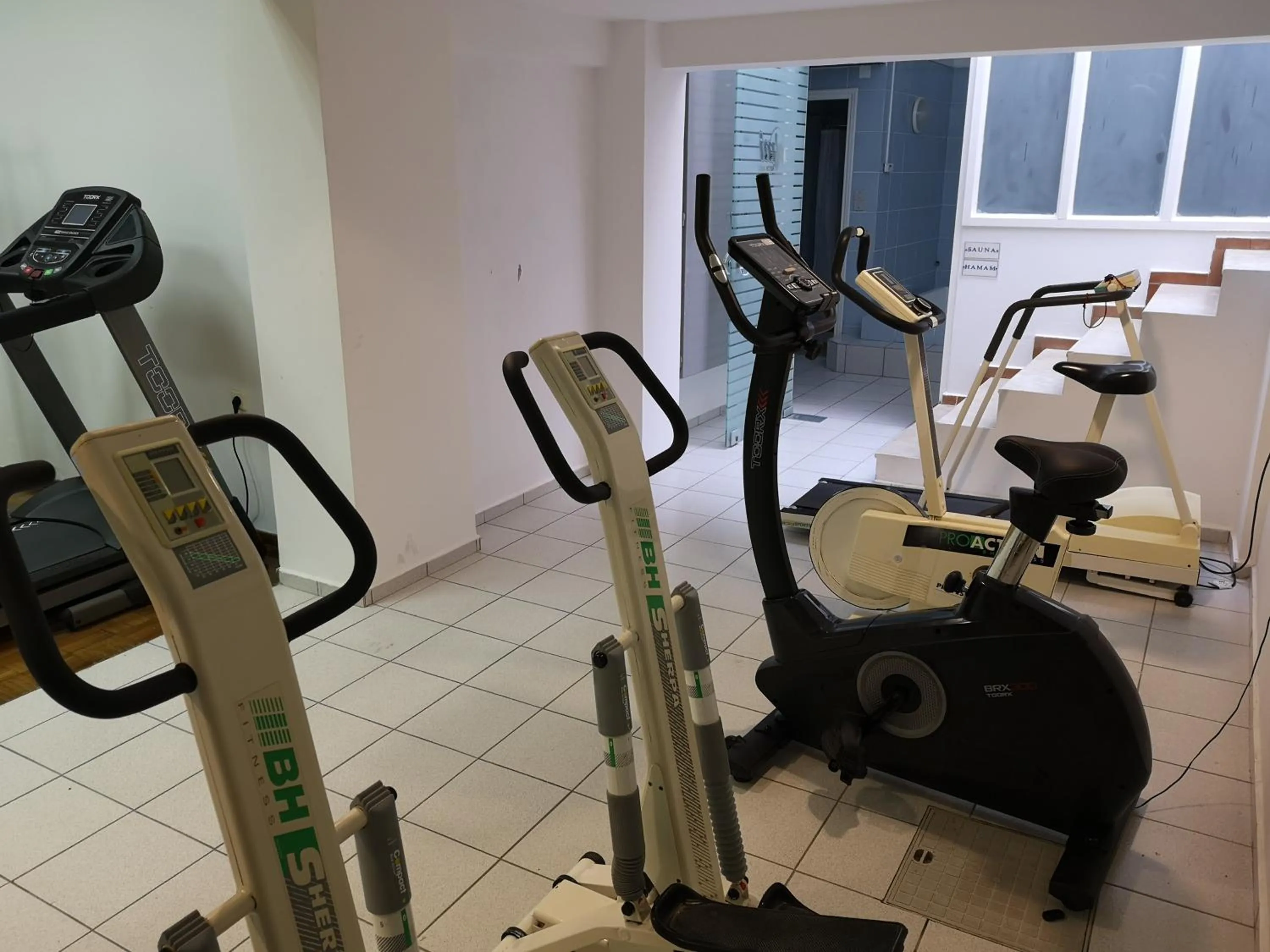 Summer in Elmi Beach Hotel & Suites