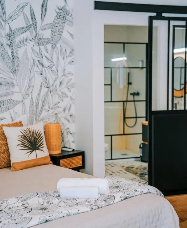 Bed in Hôtel Restaurant La Caravelle