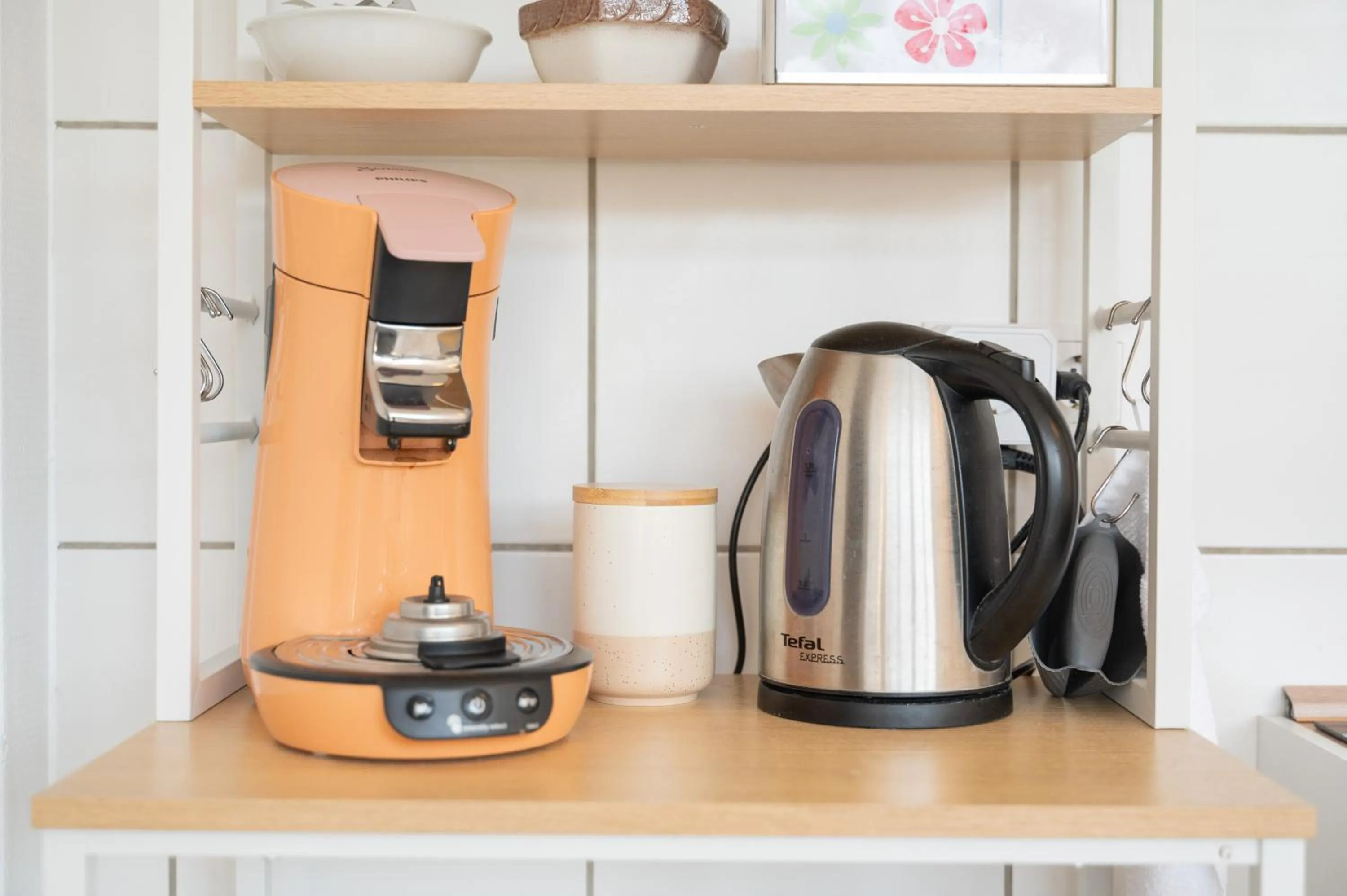 Communal lounge/ TV room in Atelier Guesthouse
