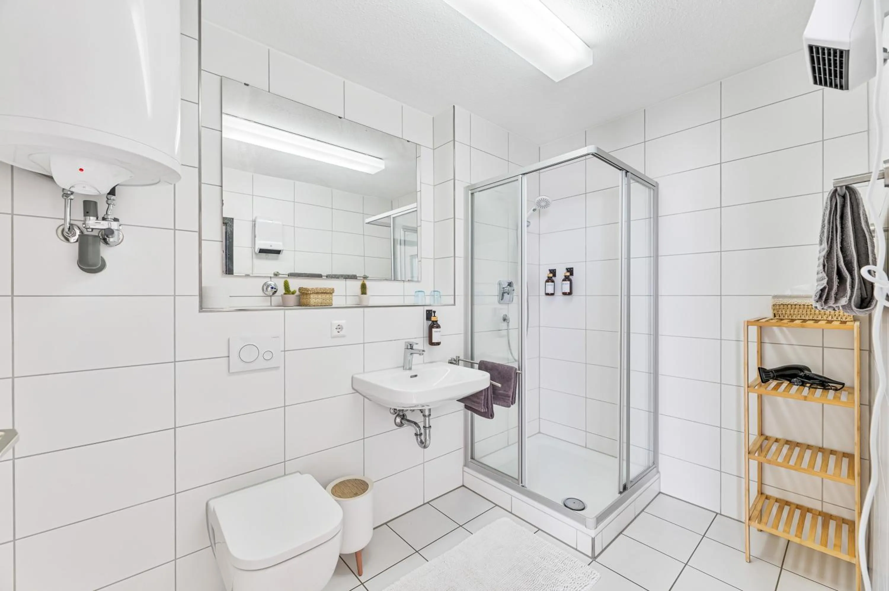 Shower in Atelier Guesthouse