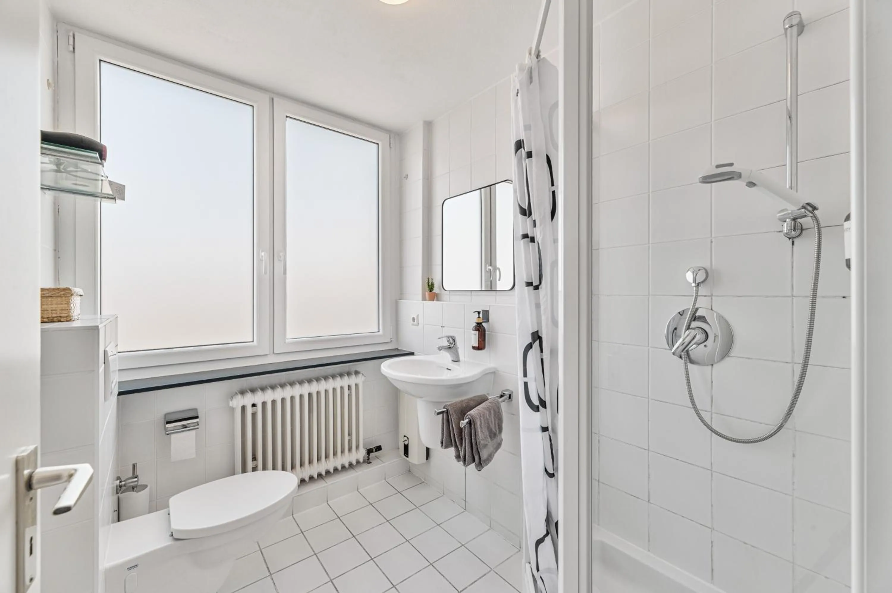 Shower in Atelier Guesthouse