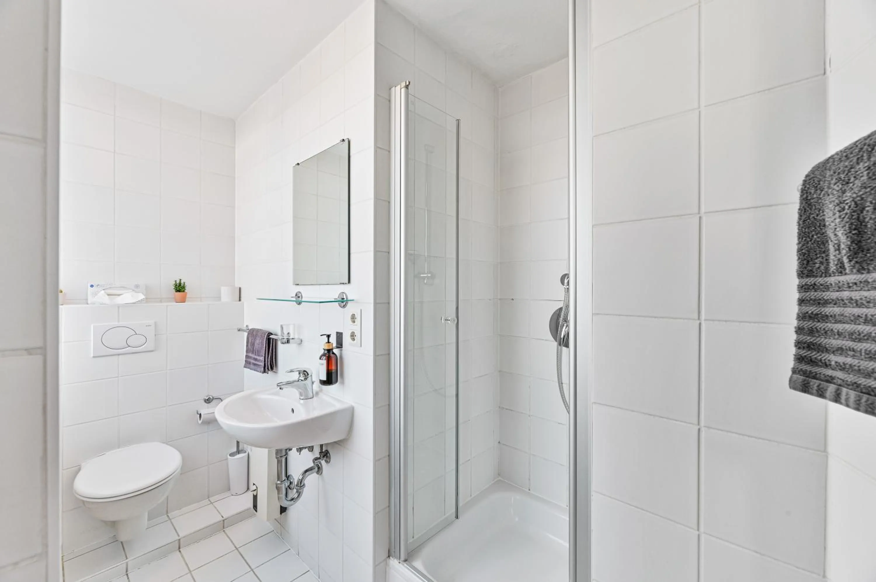 Shower in Atelier Guesthouse