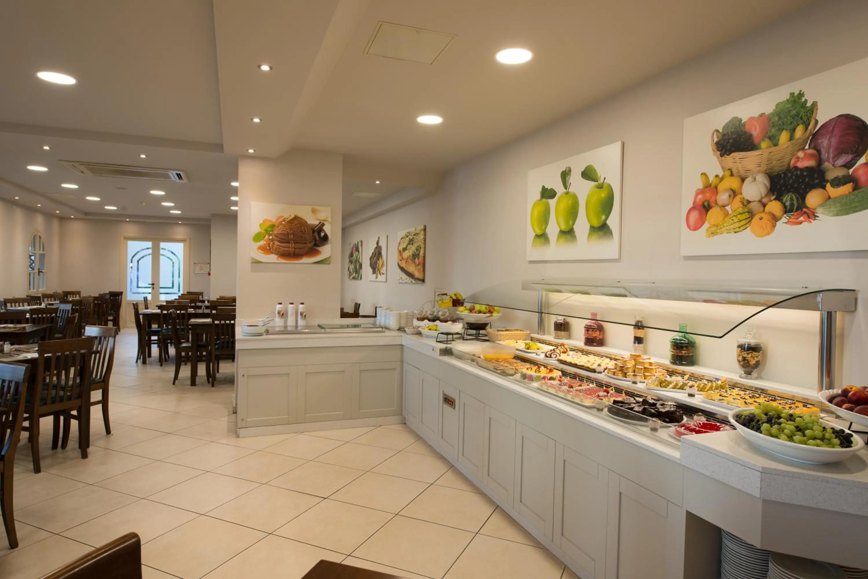 Restaurant/places to eat in Cactus Beach Hotel