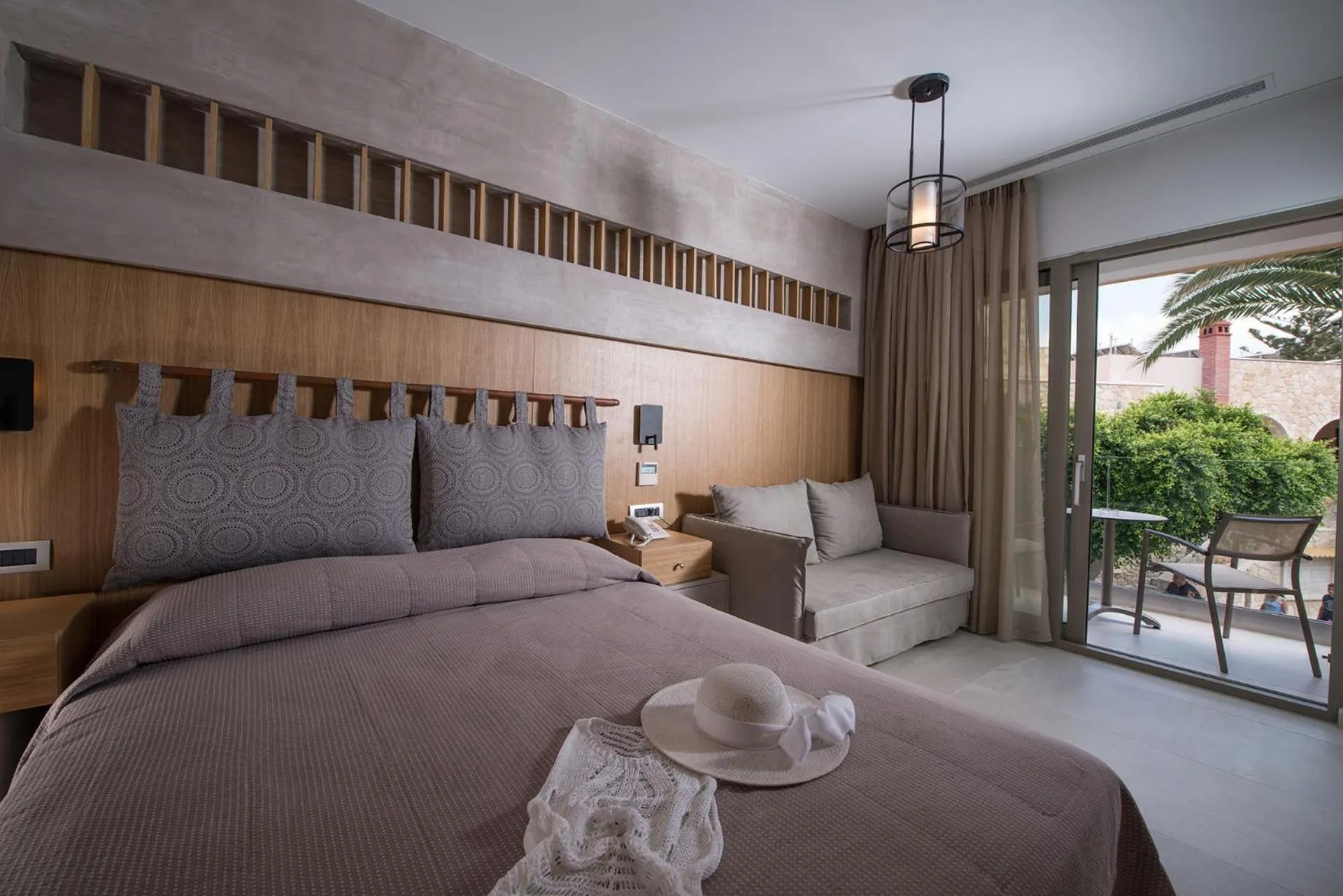 Bedroom, Bed in Cactus Beach Hotel