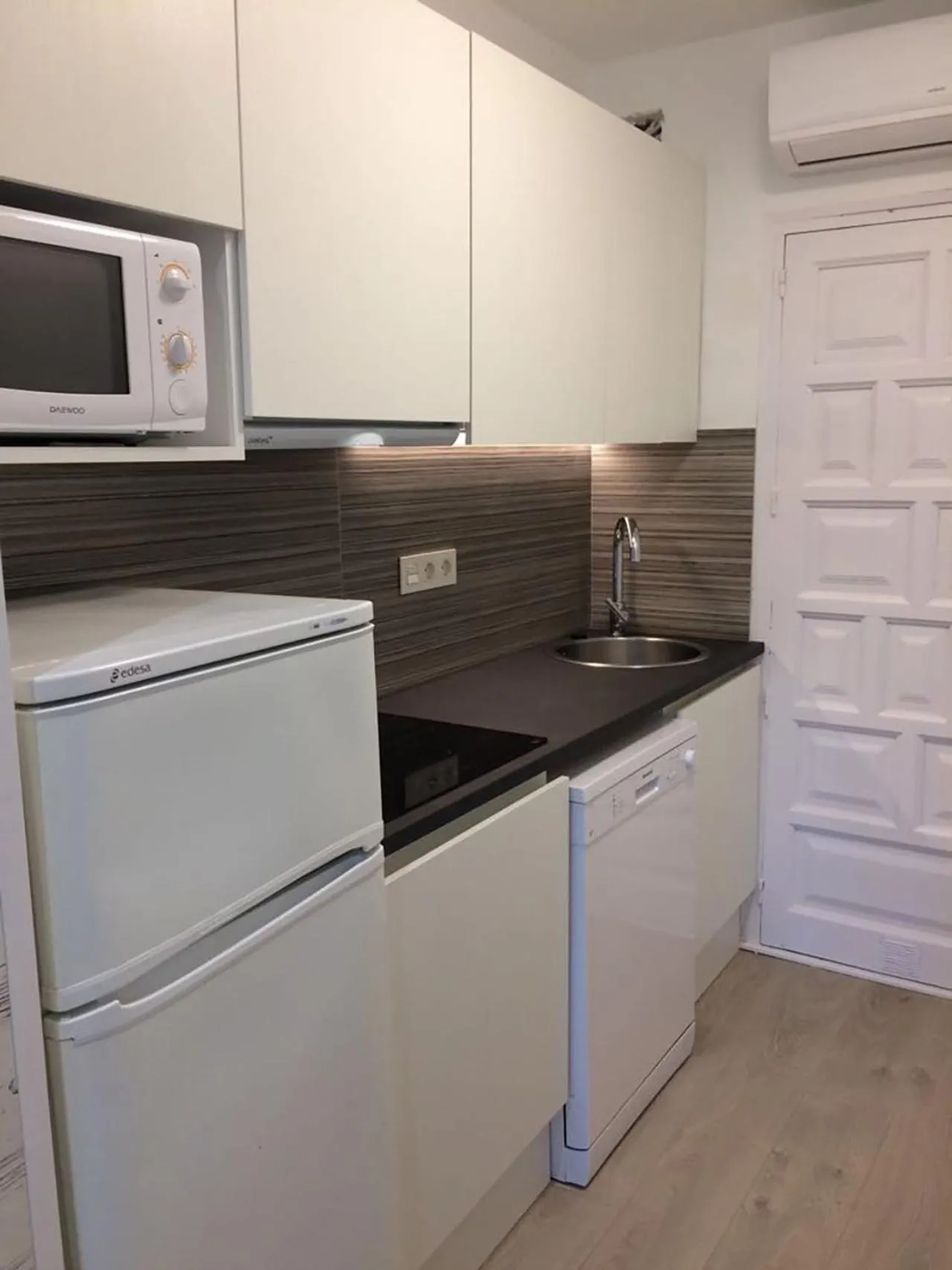 Kitchen or kitchenette in Alannia Els Prats