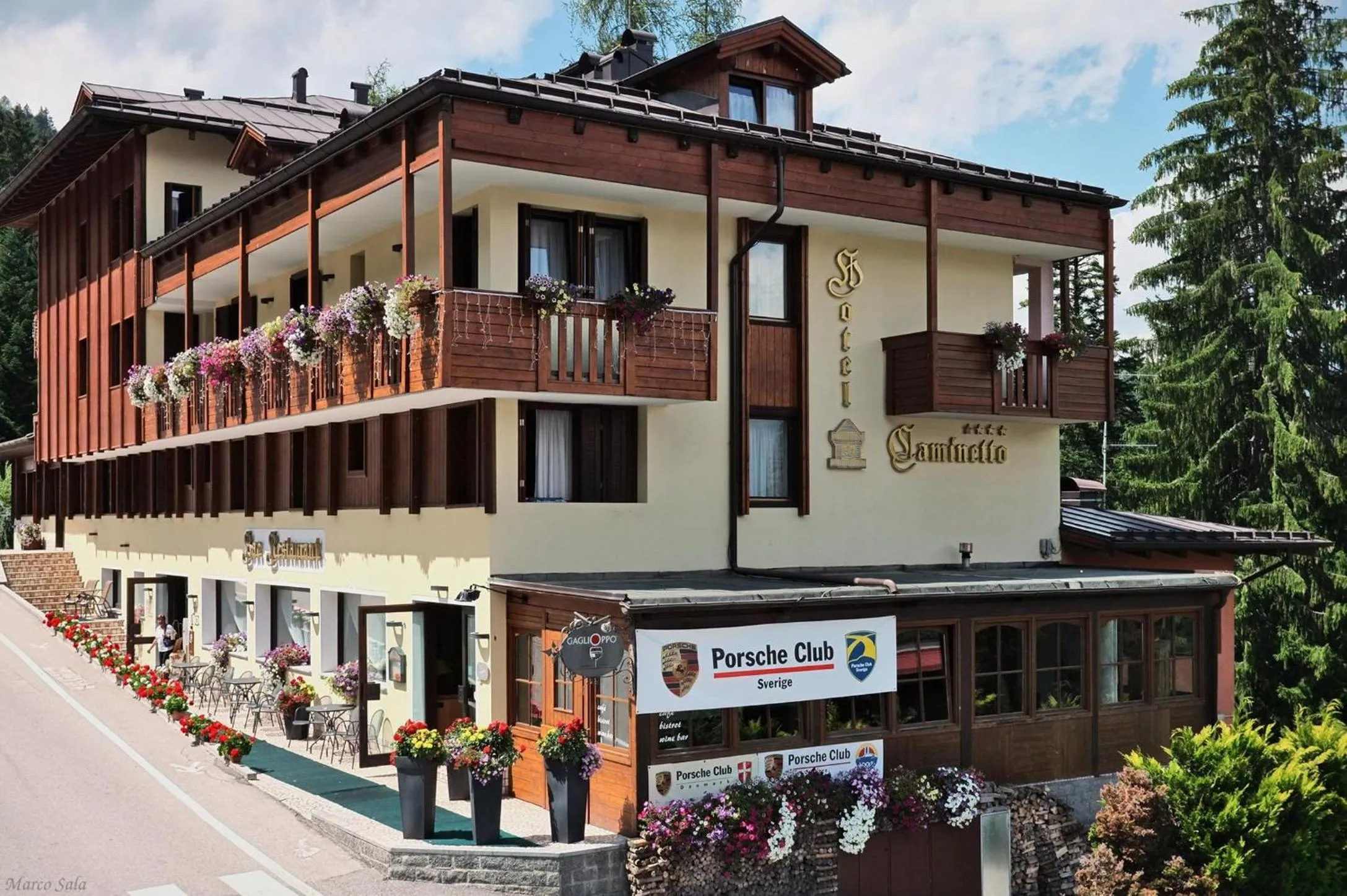Property building in Hotel Caminetto