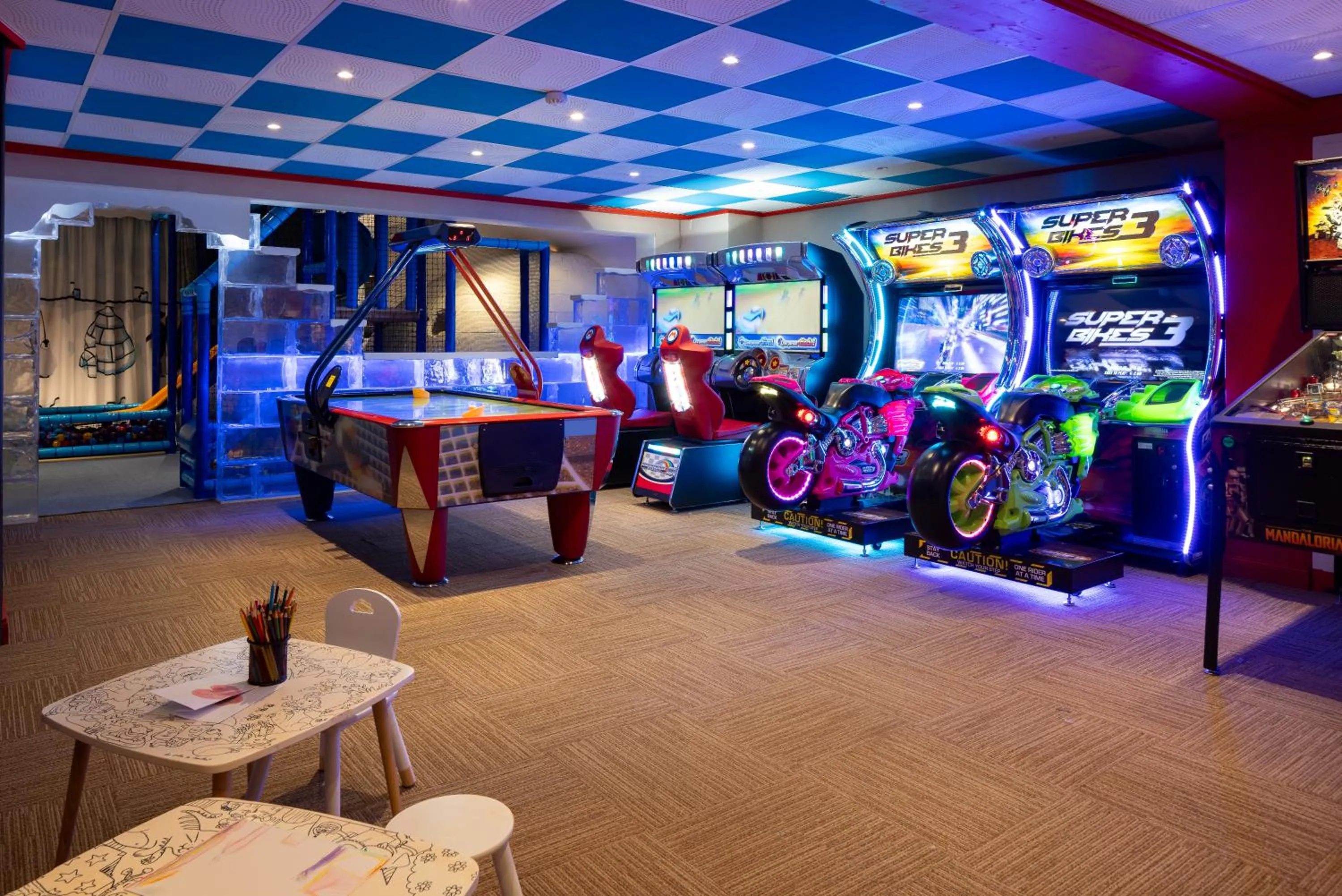 Game Room in Le Lana