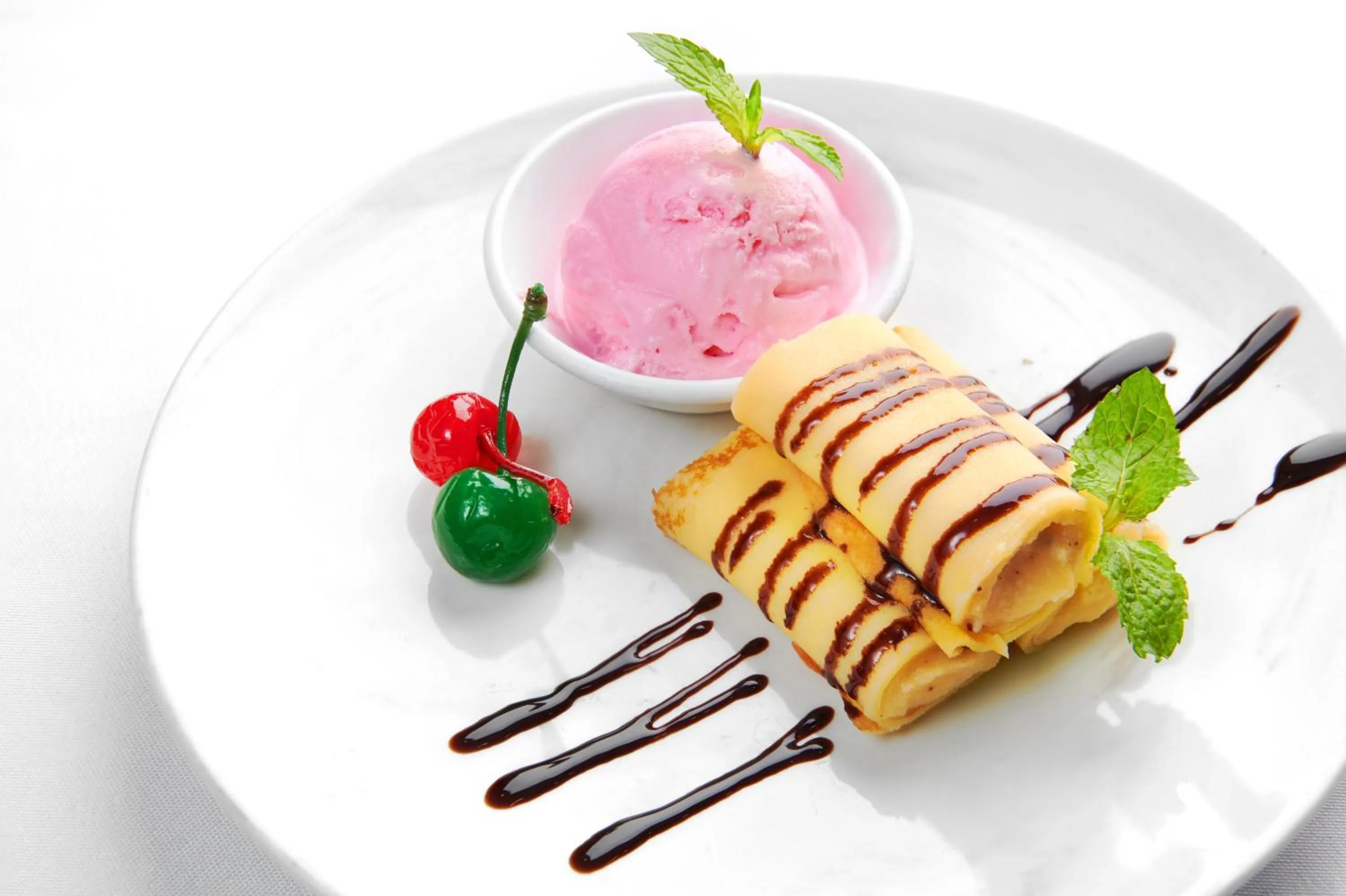 Food and drinks in Paradise Peak Cruise