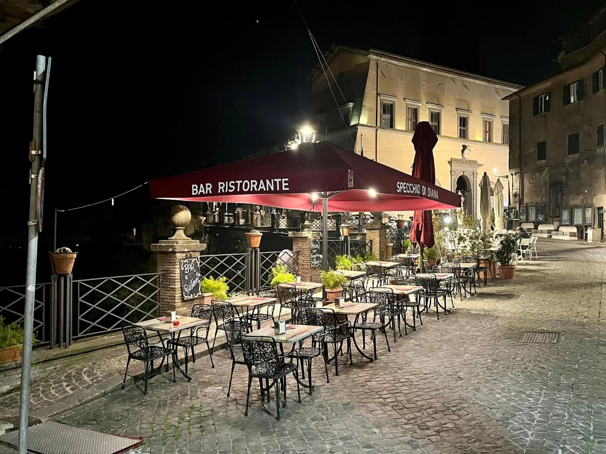 Restaurant/places to eat in Albergo Diffuso Locanda Specchio Di Diana