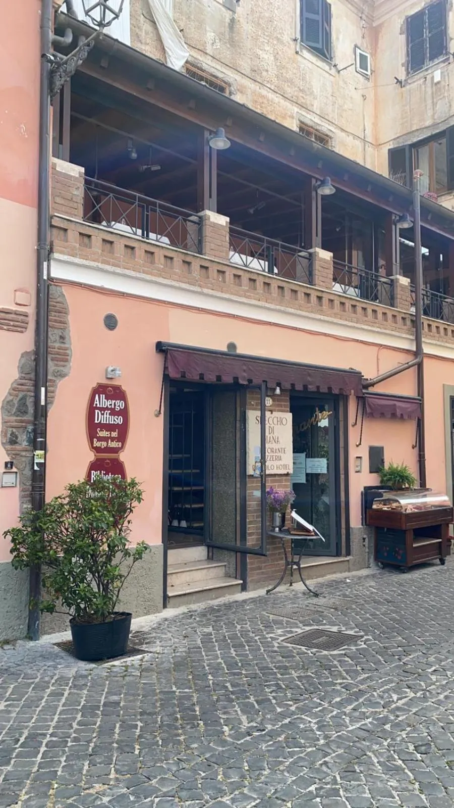 Restaurant/places to eat in Albergo Diffuso Locanda Specchio Di Diana