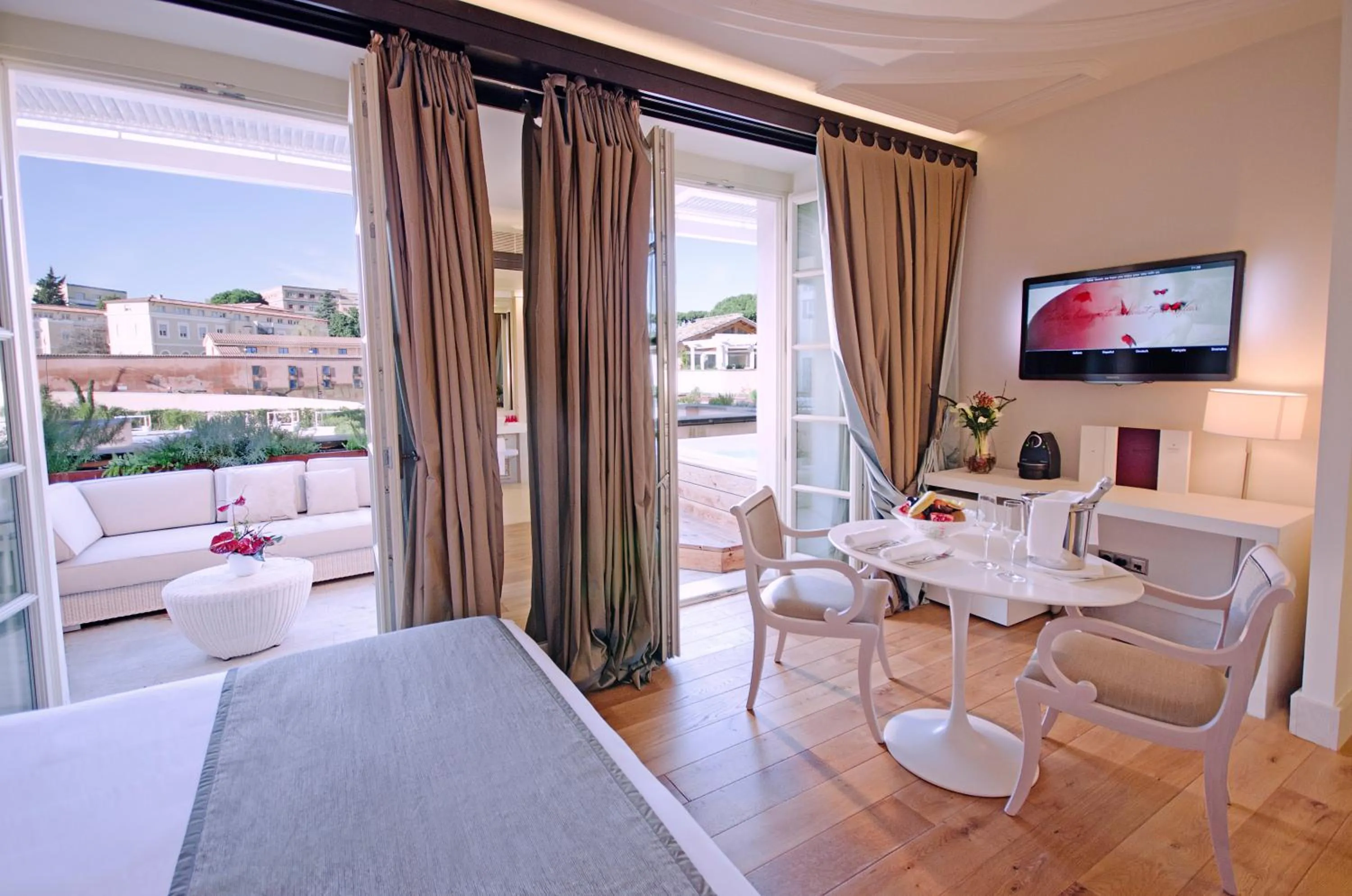 TV and multimedia in Villa Agrippina Gran Meliá – The Leading Hotels of the World