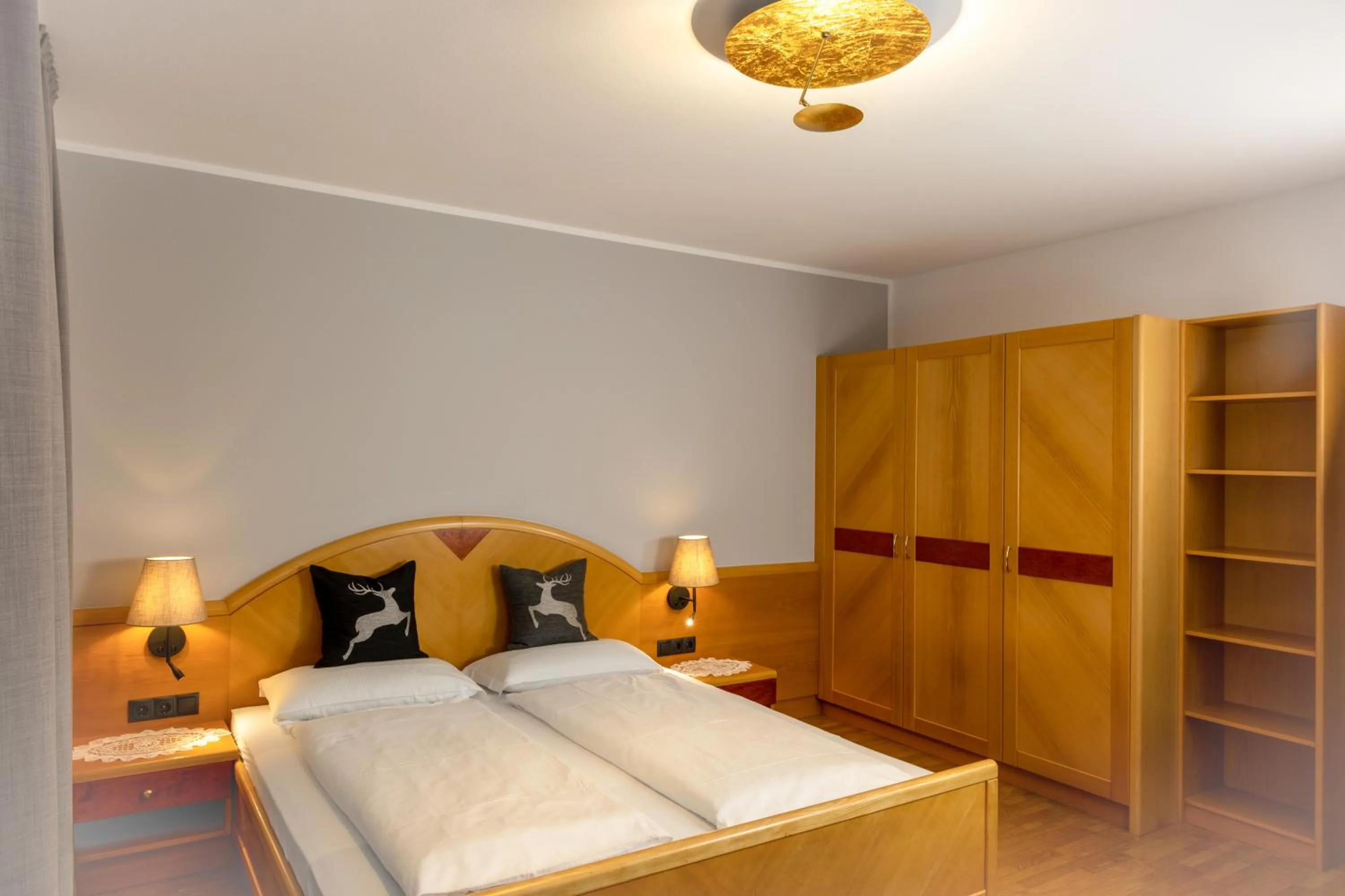 Bedroom, Bed in Hotel Goldene Rose