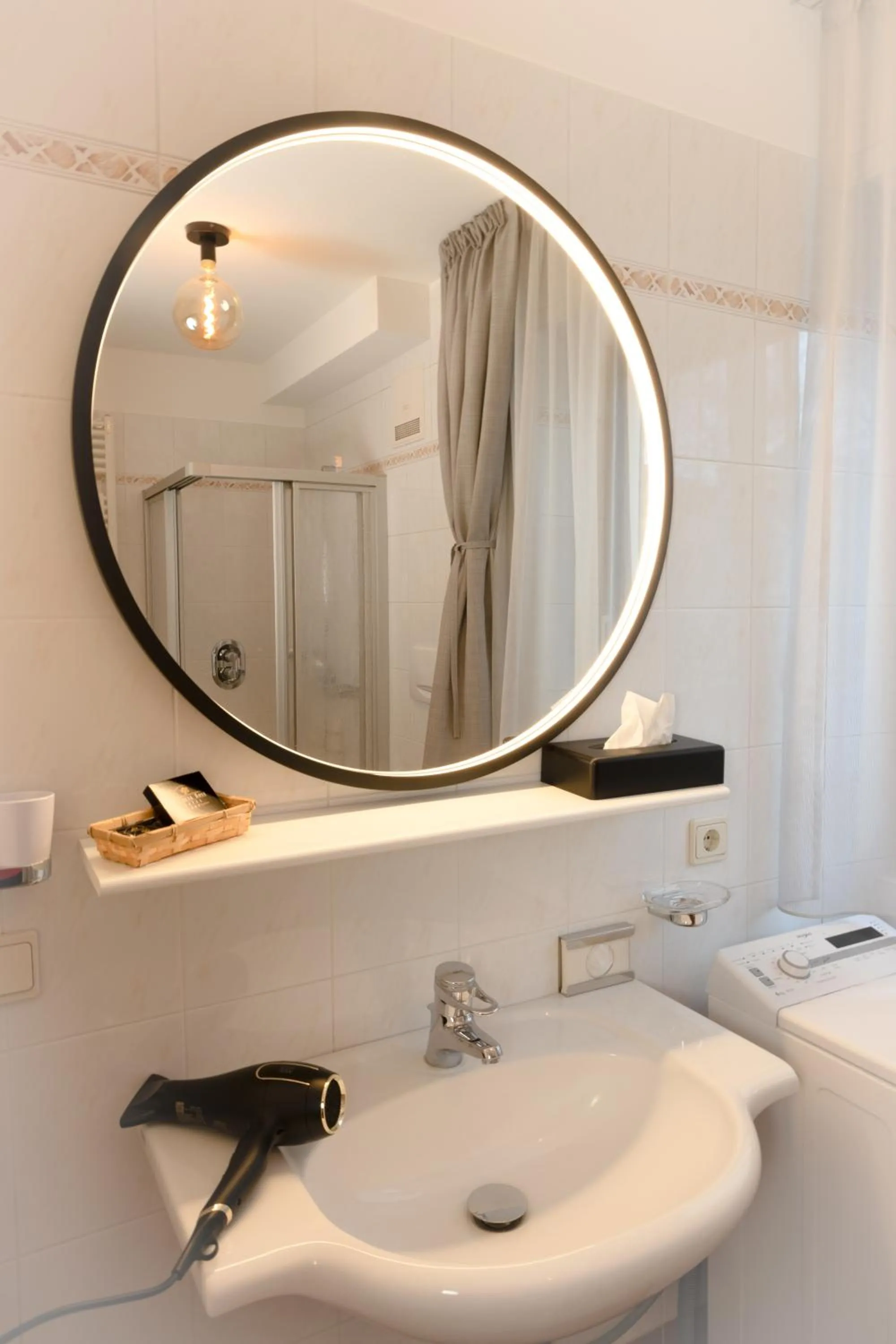 Bathroom in Hotel Goldene Rose