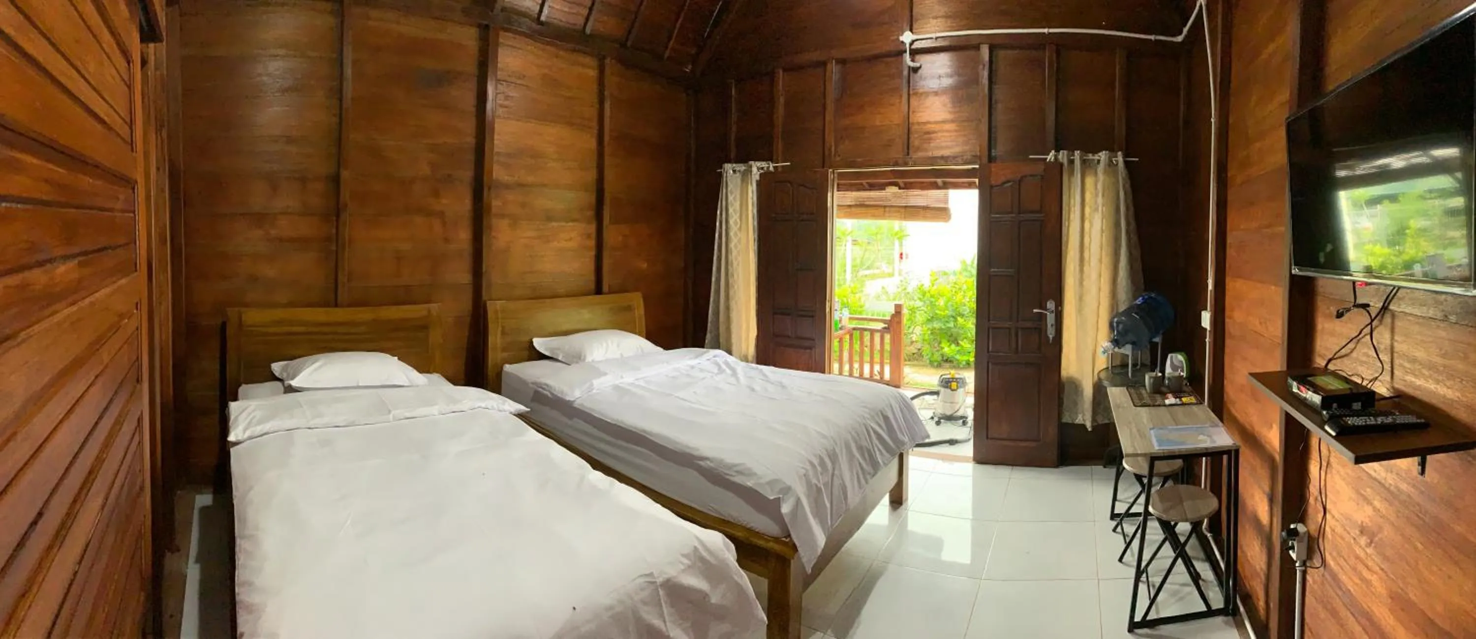 Photo of the whole room, Bed in Tanah Penida Bungalows