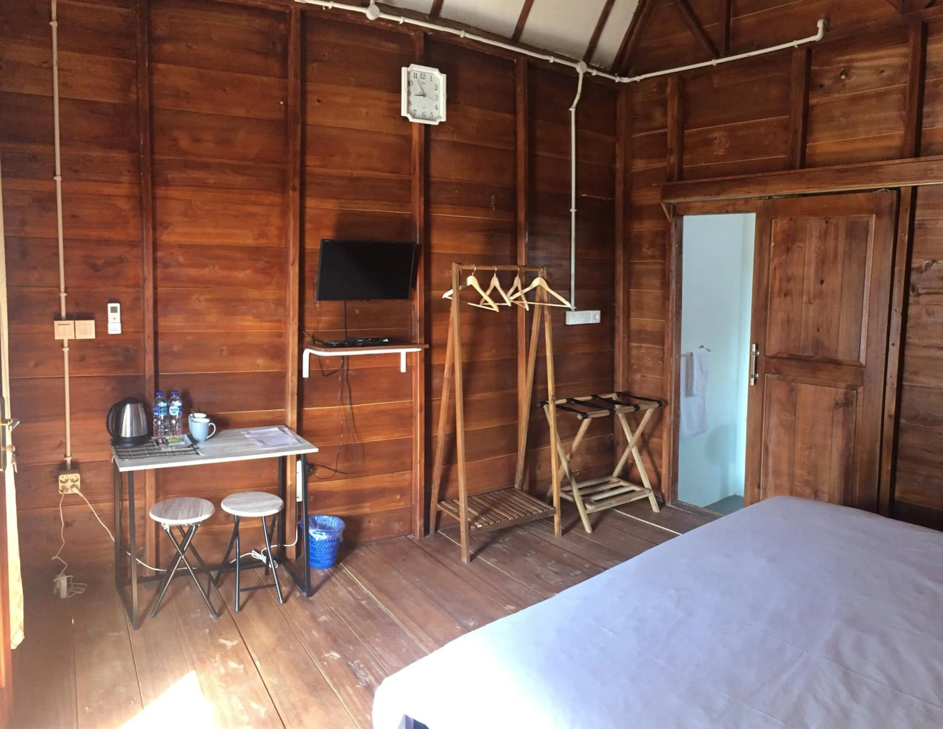 TV and multimedia, Bed in Tanah Penida Bungalows