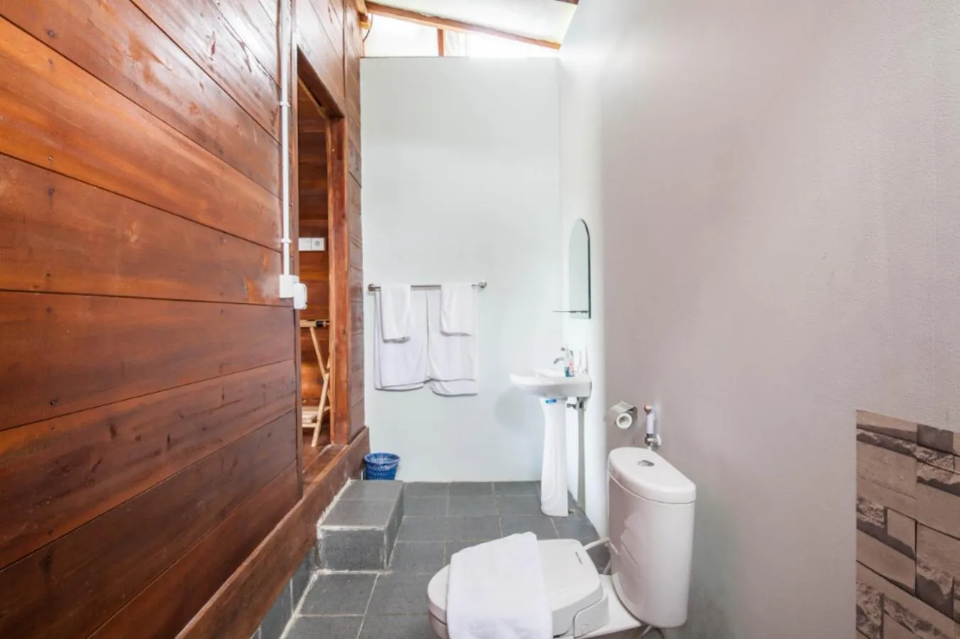 Bathroom in Tanah Penida Bungalows